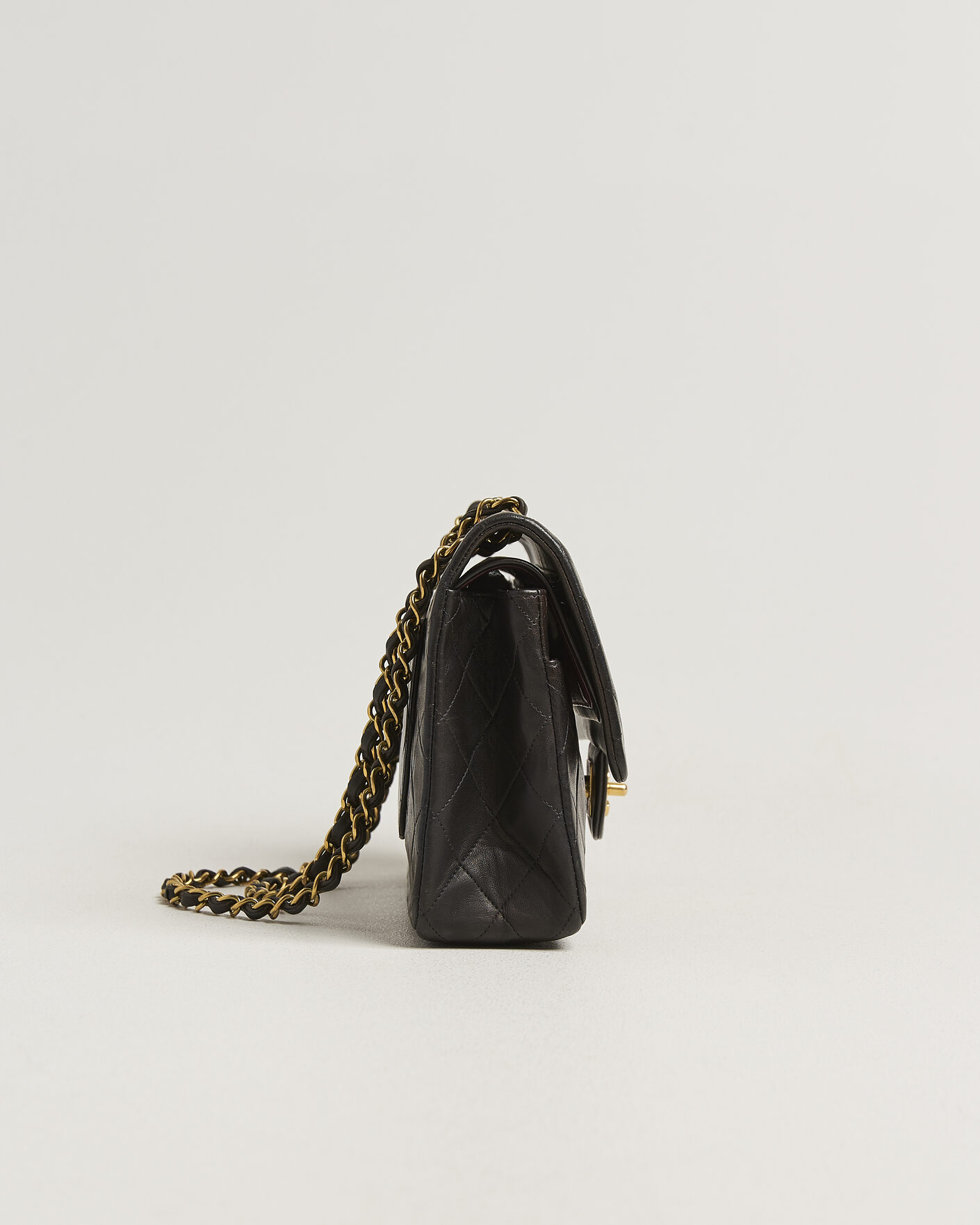 Herre | Pre-Owned & Vintage Bags | Chanel Pre-Owned | Classic Medium Double Flap Bag Black