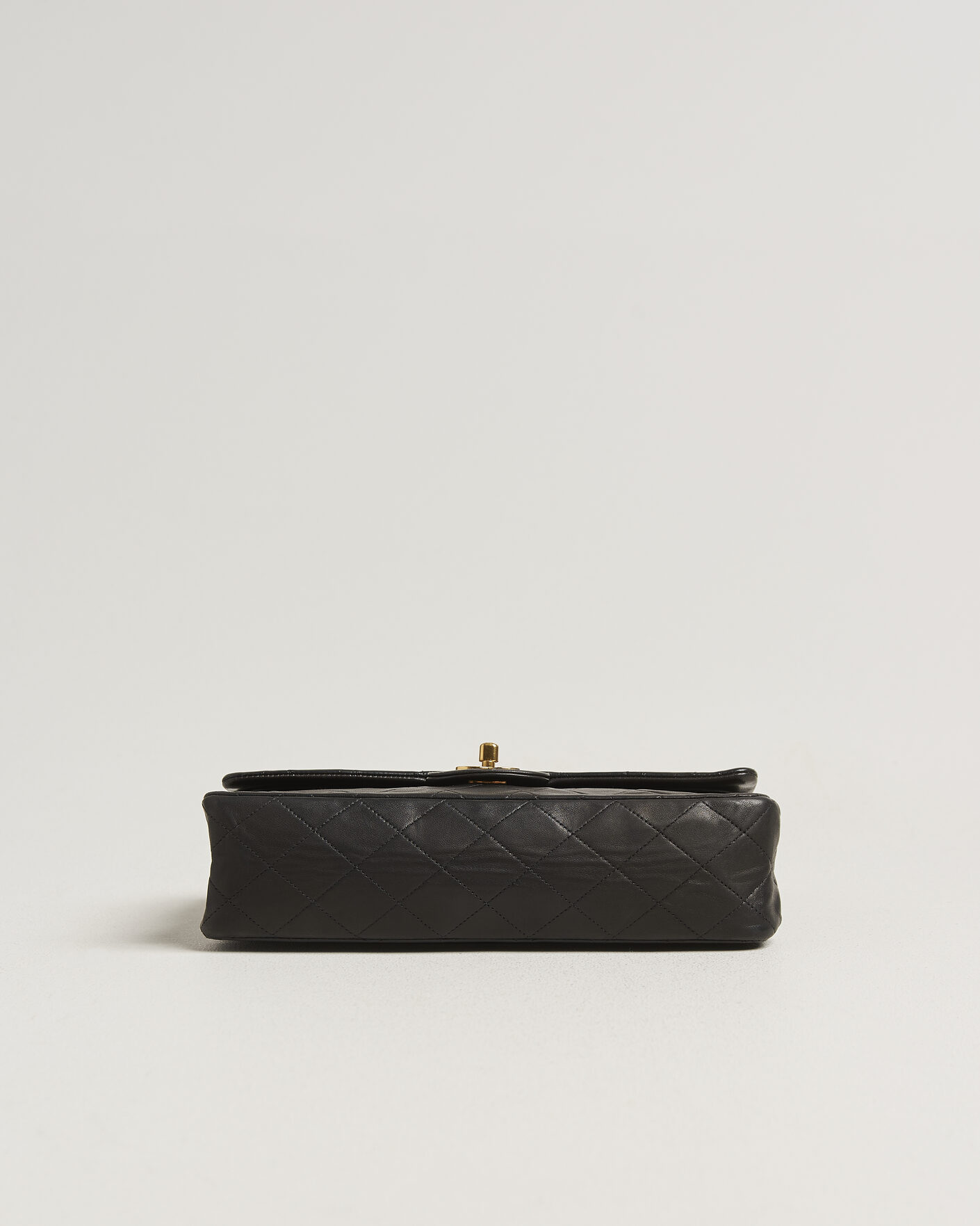 Herre | Pre-Owned & Vintage Bags | Chanel Pre-Owned | Classic Medium Double Flap Bag Black