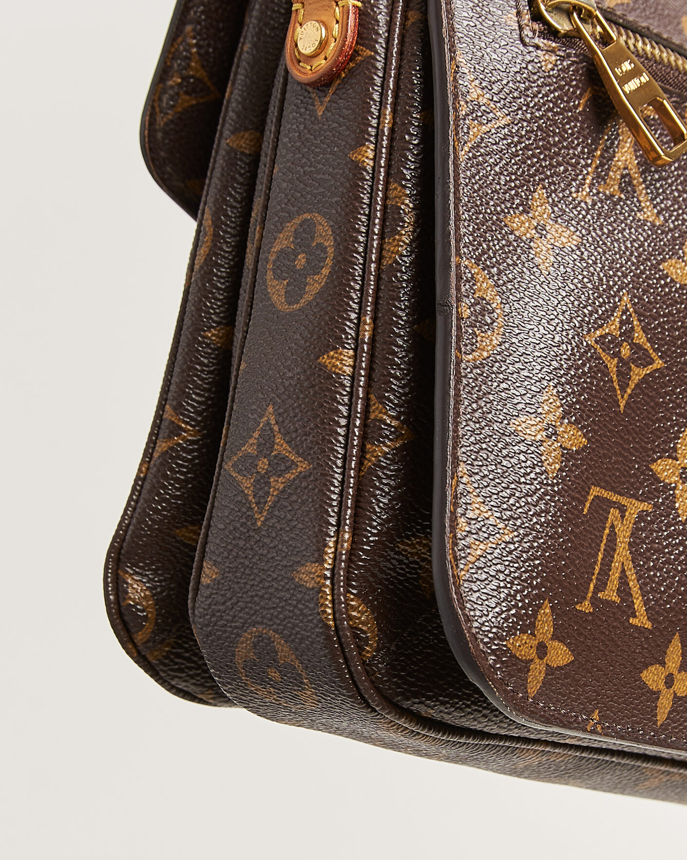 Herre | Pre-Owned & Vintage Bags | Louis Vuitton Pre-Owned | Pochette Métis Monogram