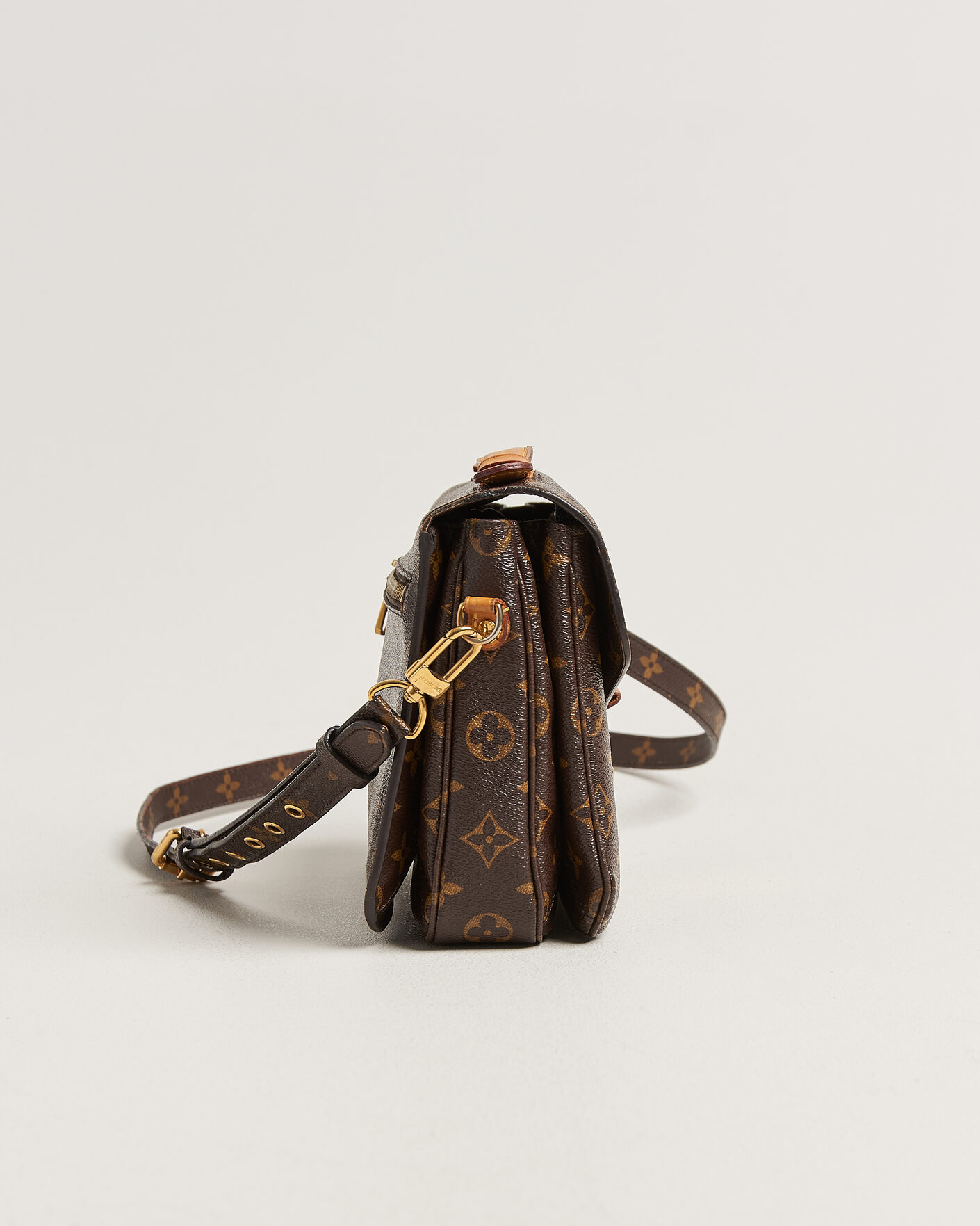 Herre | Pre-Owned & Vintage Bags | Louis Vuitton Pre-Owned | Pochette Métis Monogram