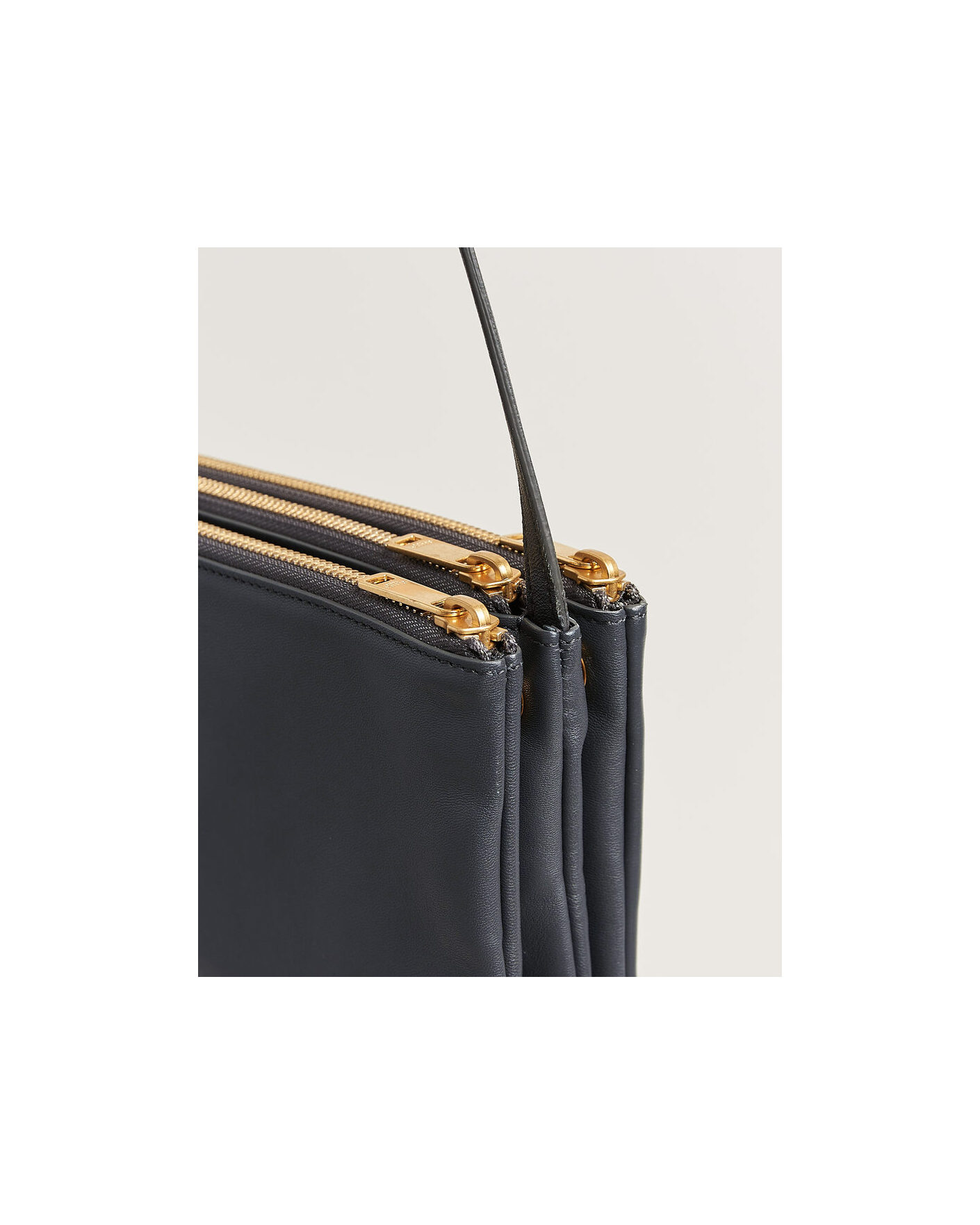 Herre | Pre-Owned & Vintage Bags | Celine Pre-Owned | Trio Bag Small Leather Grey