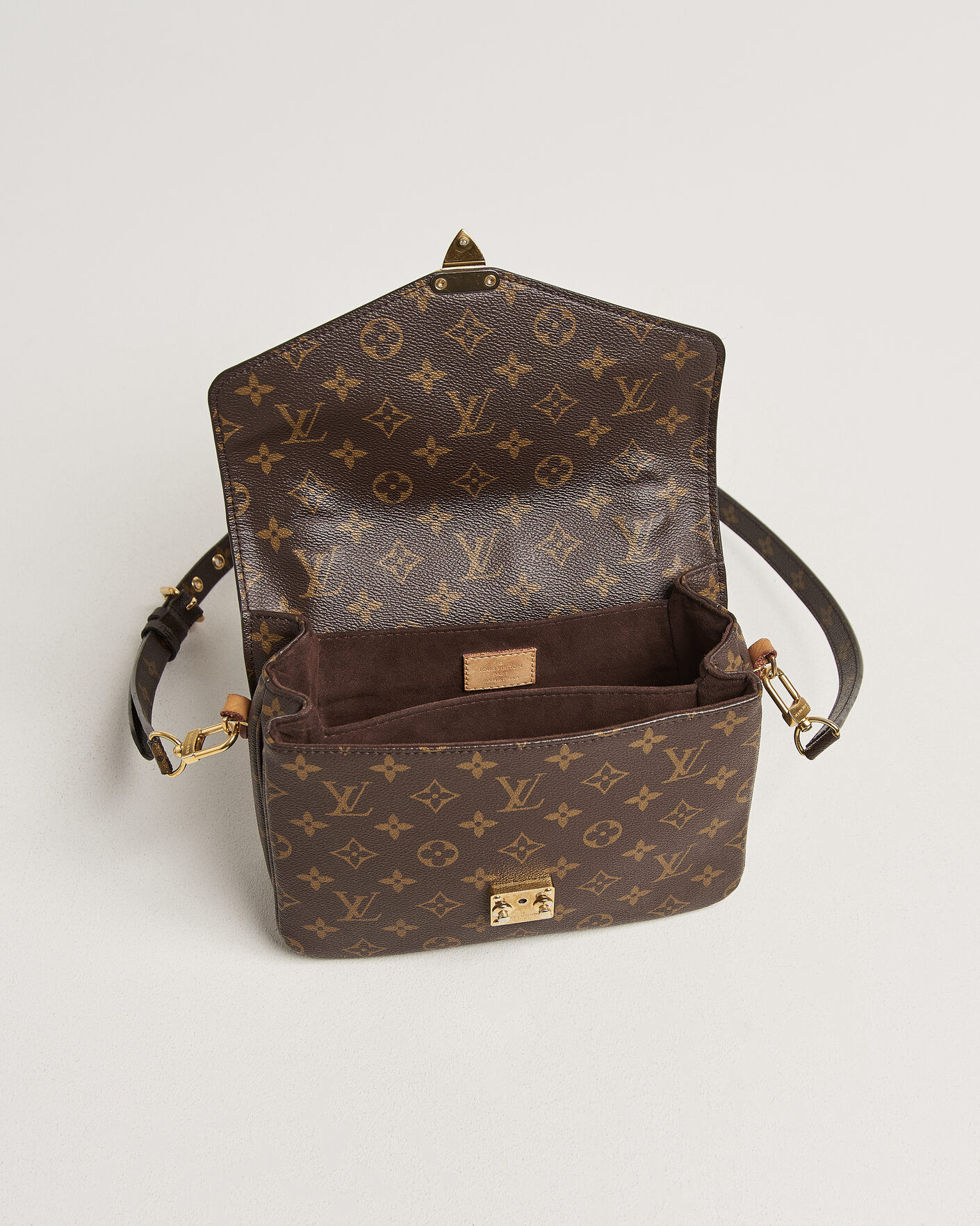 Herre | Pre-Owned & Vintage Bags | Louis Vuitton Pre-Owned | Pochette Métis Monogram