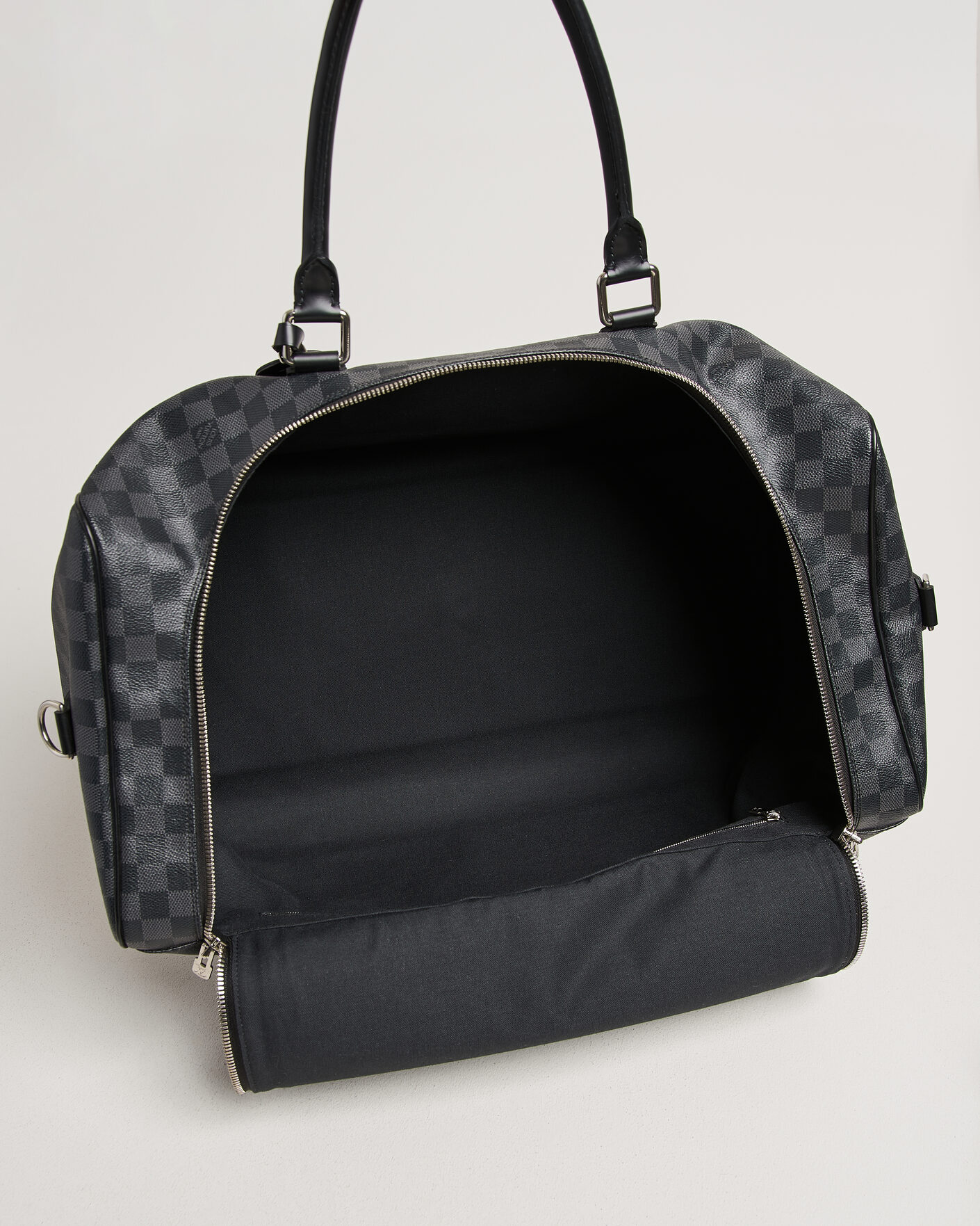 Herre | Pre-Owned & Vintage Bags | Louis Vuitton Pre-Owned | Roadster 50 Damier Graphite