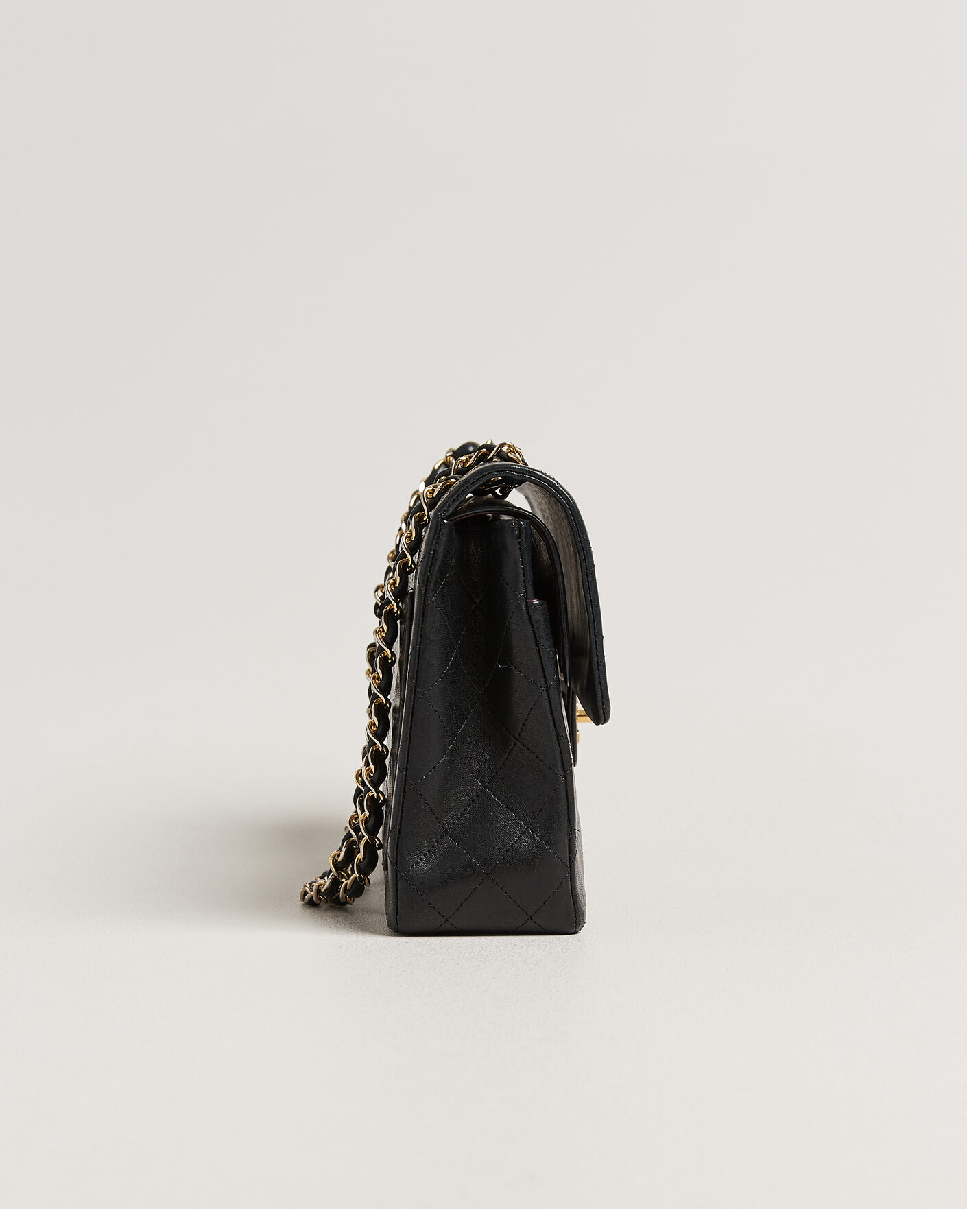 Herre | Pre-Owned & Vintage Bags | Chanel Pre-Owned | Classic Medium Square Double Flap Bag Lambskin Black