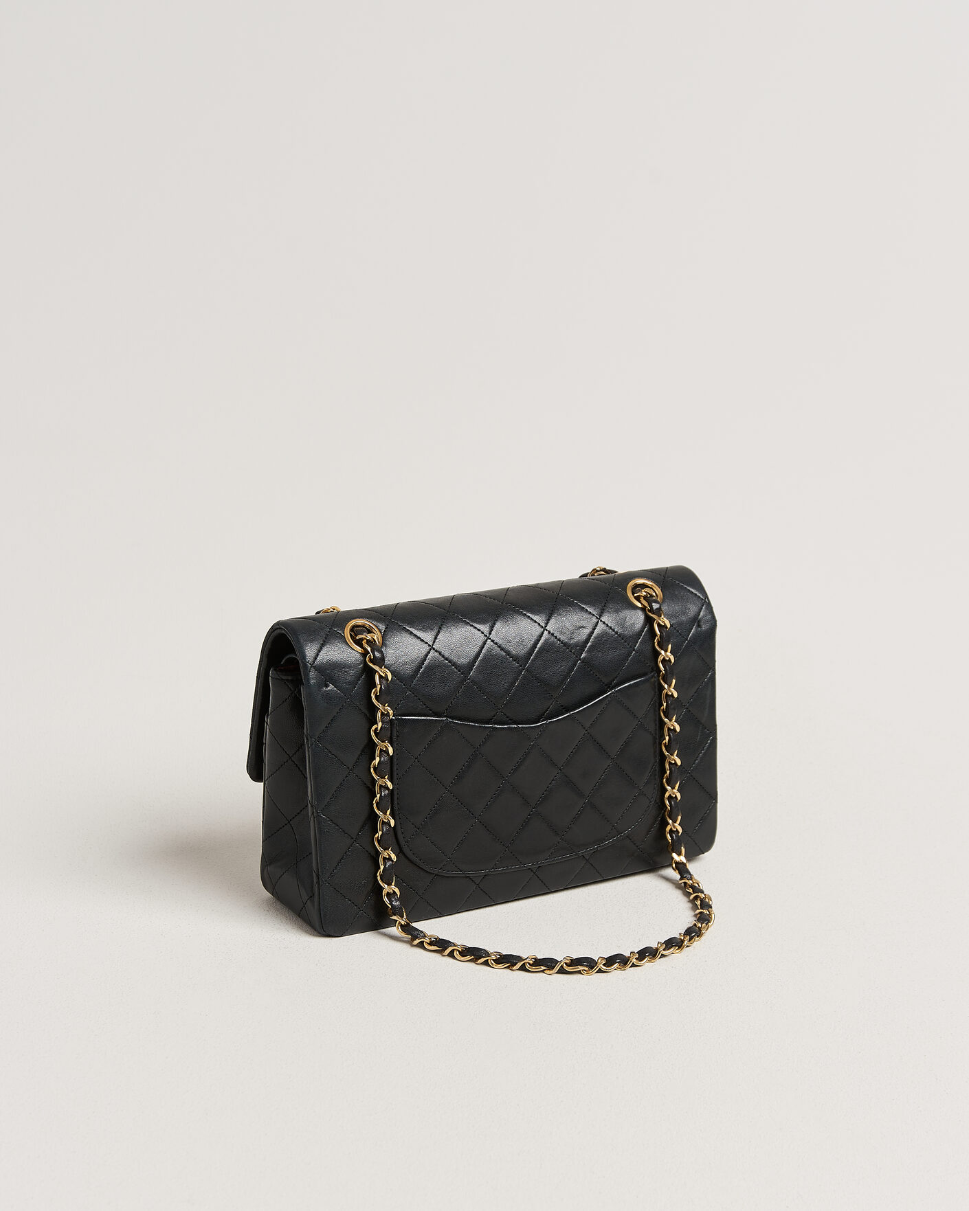 Herre | Pre-Owned & Vintage Bags | Chanel Pre-Owned | Classic Medium Double Flap Bag Lambskin Black