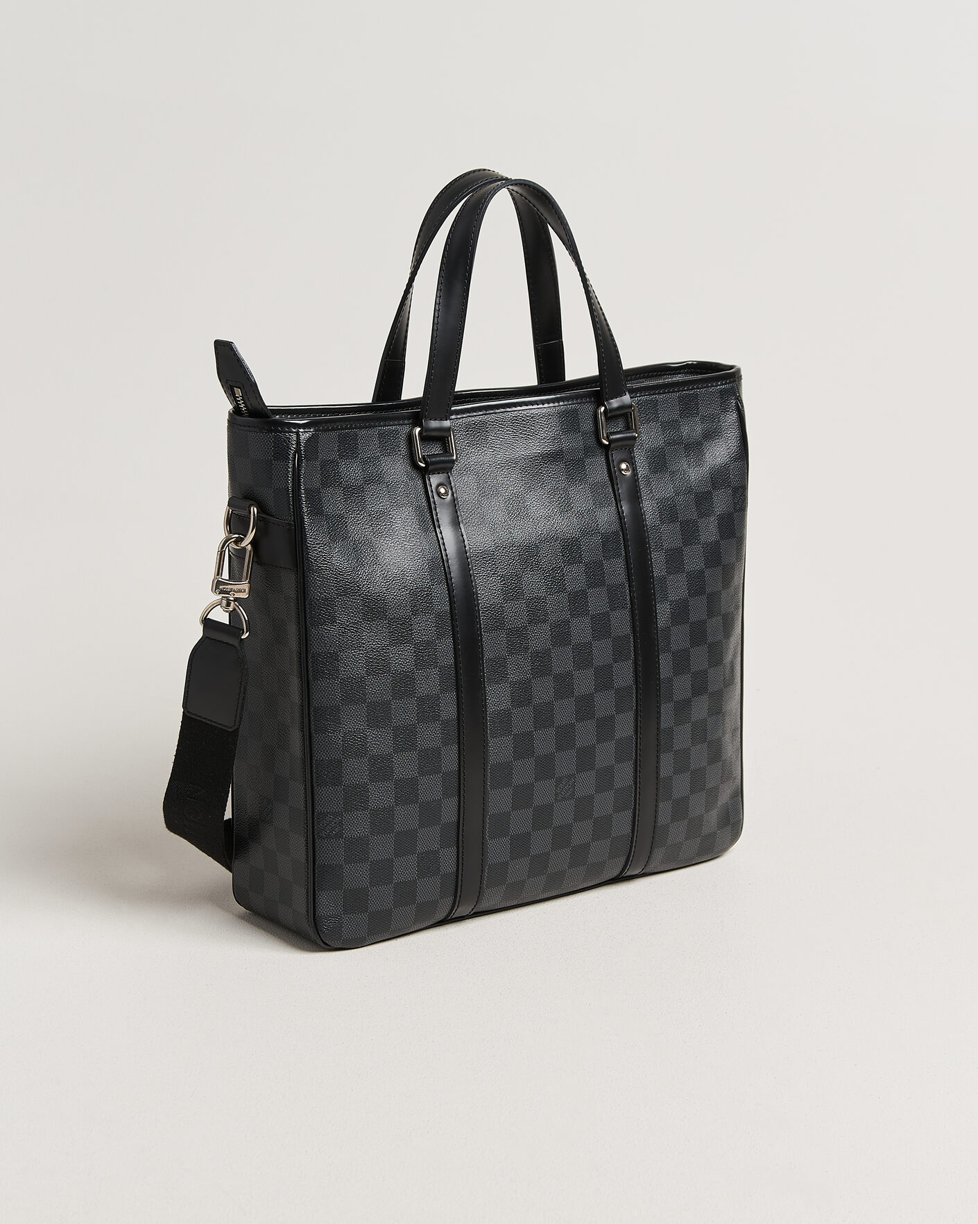 Herre | Pre-Owned & Vintage Bags | Louis Vuitton Pre-Owned | Tadao Tote bag PM Damier Graphite