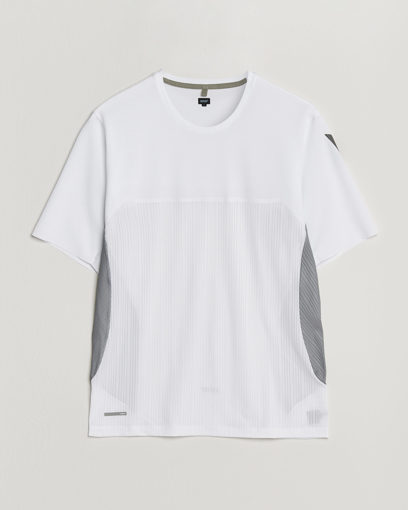 Herre | T-Shirts | SOAR Running | Hot Weather Tee White/Silver