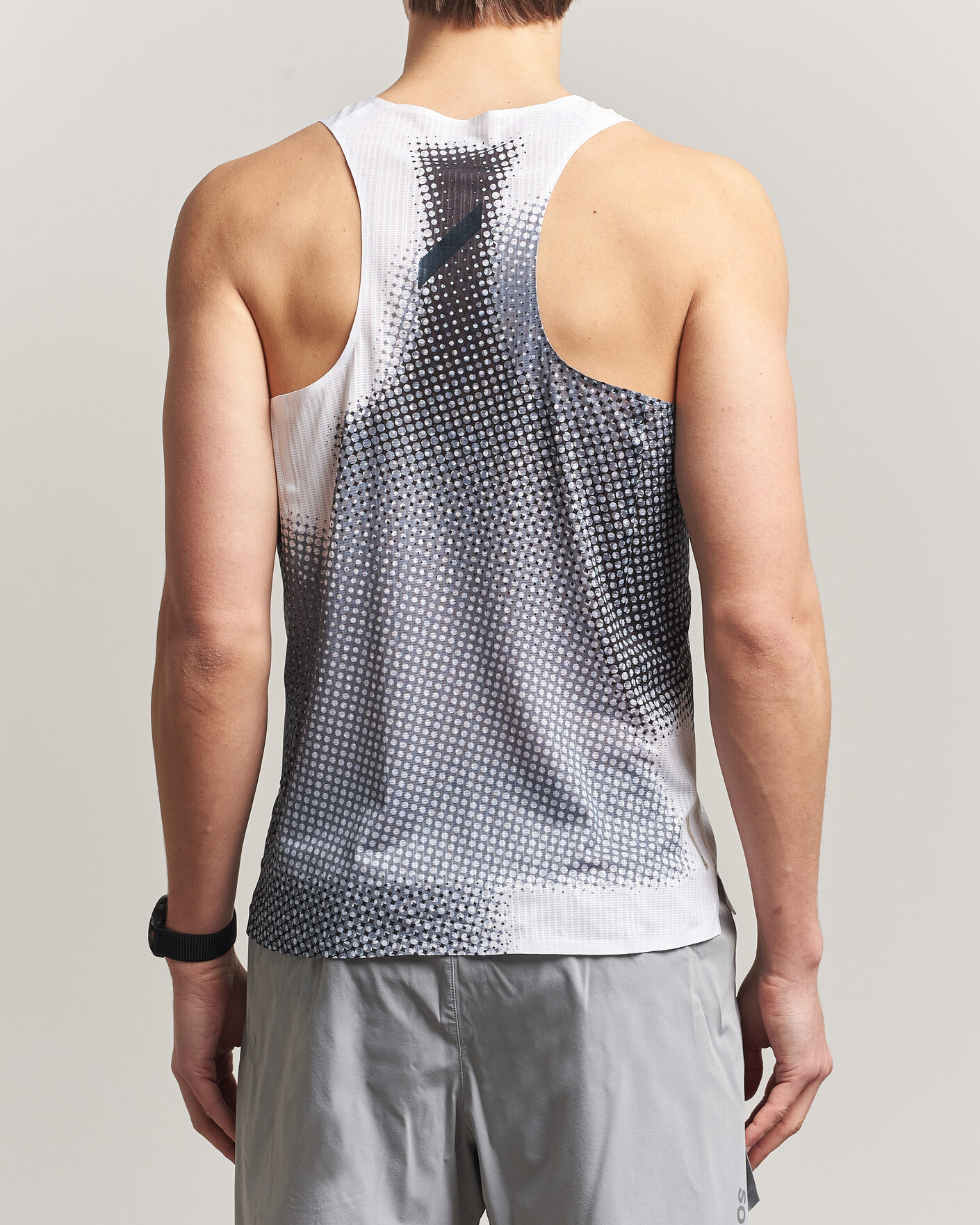 Herre | T-Shirts | SOAR Running | Race Vest Black/White
