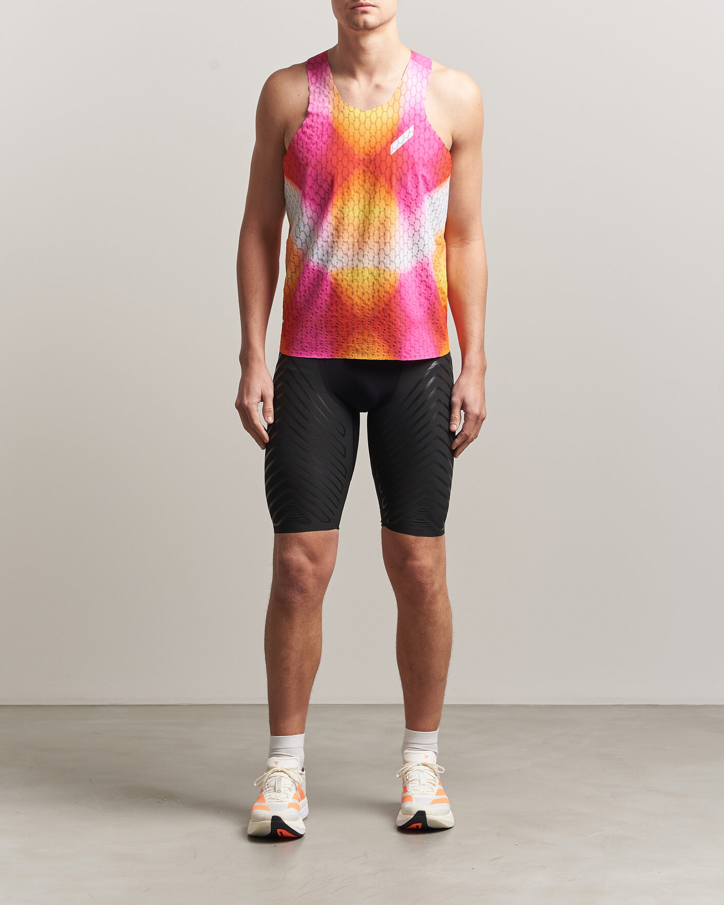 Herre | T-Shirts | SOAR Running | Graphene Race Vest Red/Orange