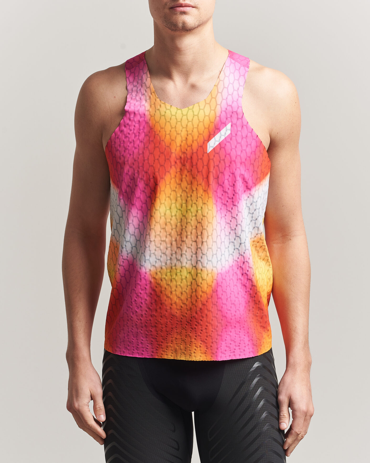 Herre | T-Shirts | SOAR Running | Graphene Race Vest Red/Orange