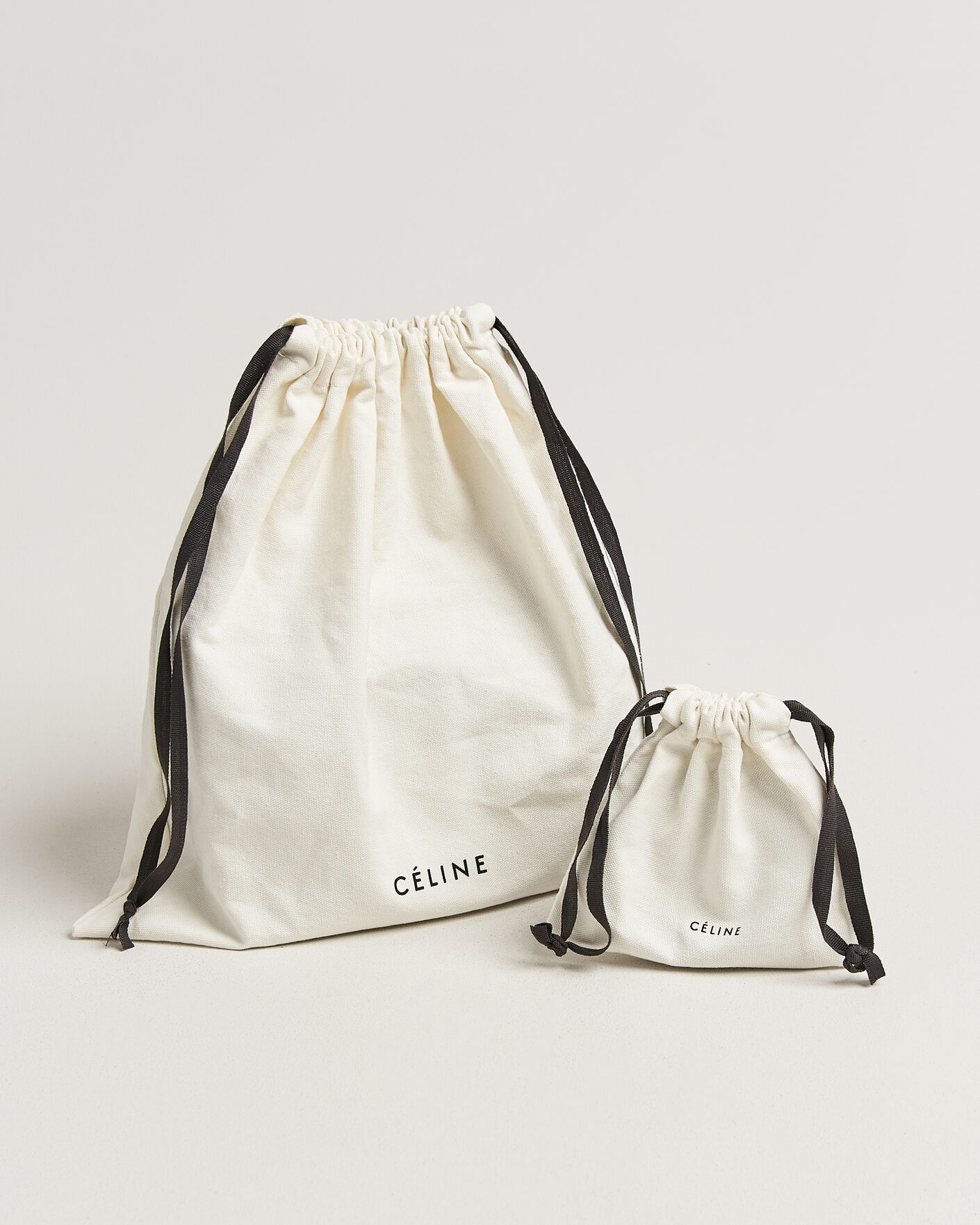 Herre | Pre-Owned & Vintage Bags | Celine Pre-Owned | Box Bag Medium Black