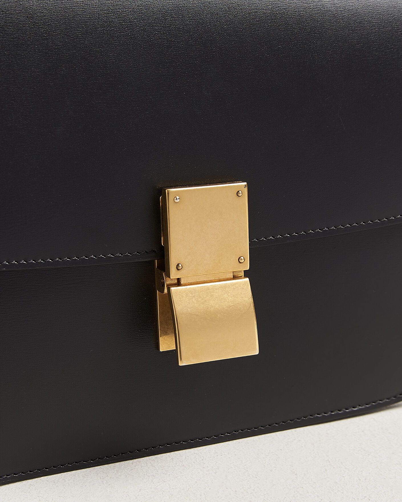 Herre | Pre-Owned & Vintage Bags | Celine Pre-Owned | Box Bag Medium Black