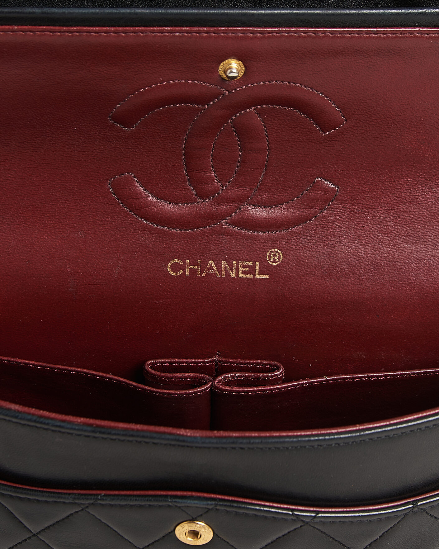 Herre | Pre-Owned & Vintage Bags | Chanel Pre-Owned | Classic Medium Double Flap Bag Lambskin Black