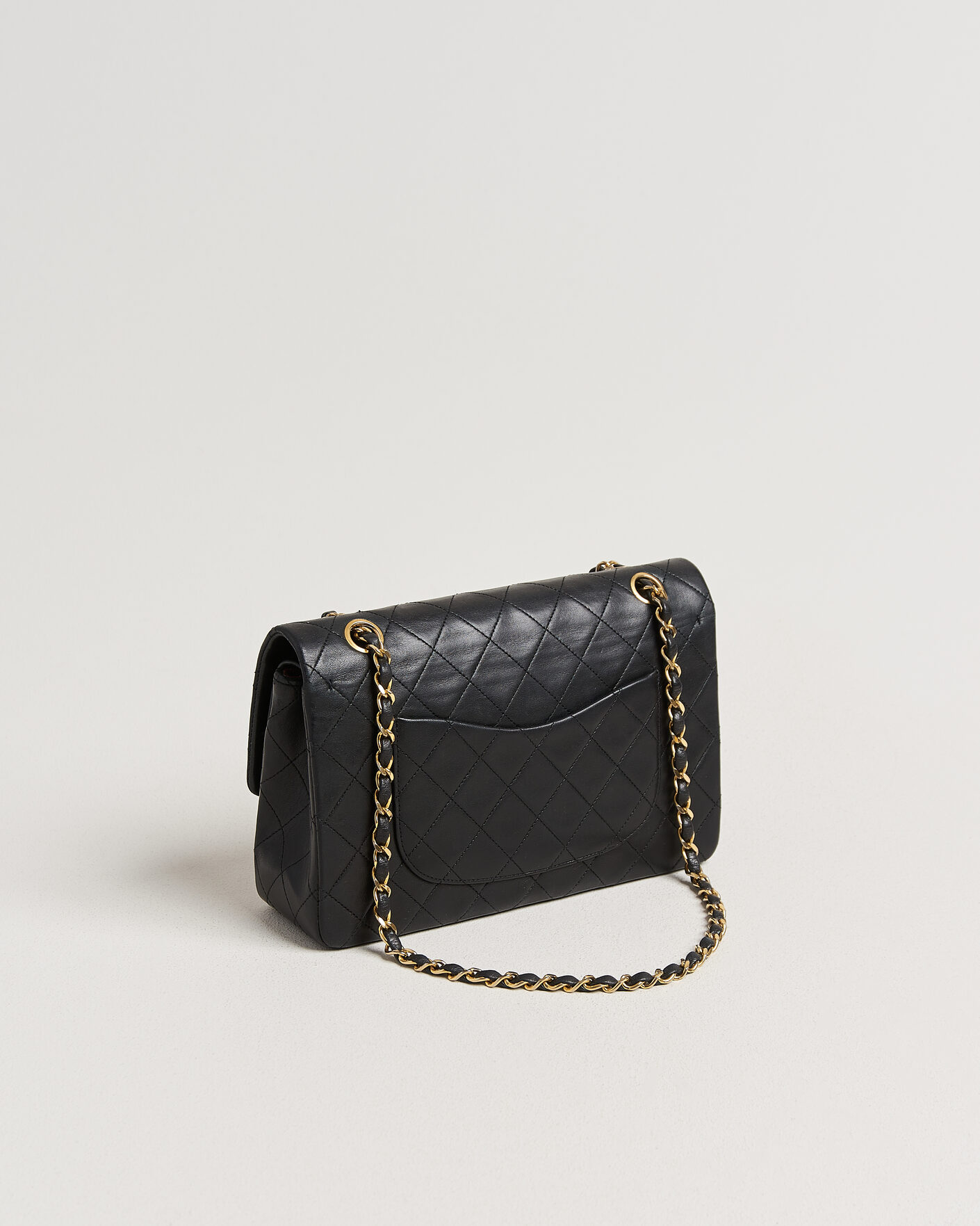 Herre | Pre-Owned & Vintage Bags | Chanel Pre-Owned | Classic Medium Double Flap Bag Lambskin Black