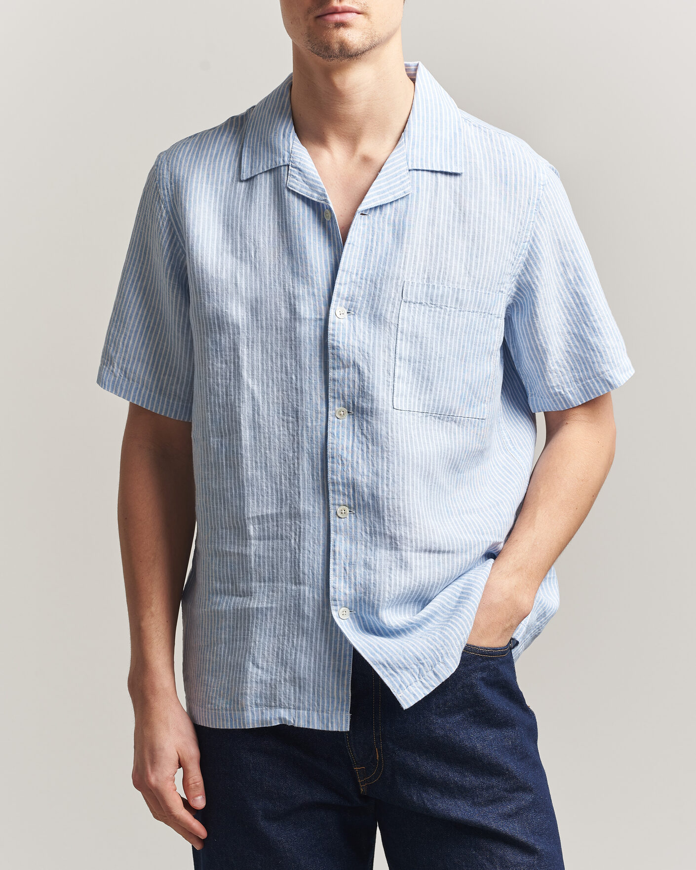 Herre | Skjorter | A Day's March | Yamu Striped Linen Short Sleeve Shirt Light Blue