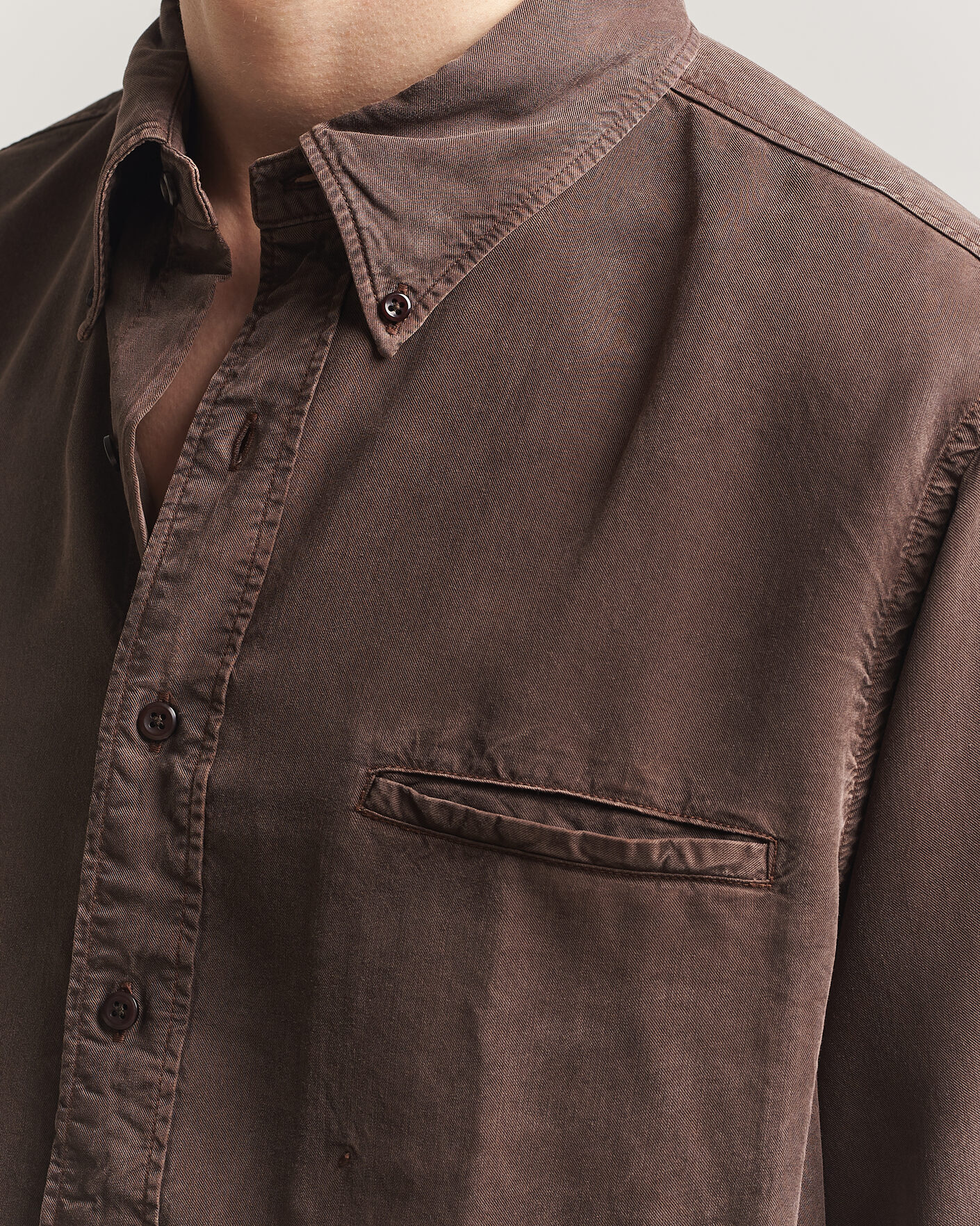 Herre | Skjorter | Filippa K | Zack Lyocell Shirt Dark Chocolate