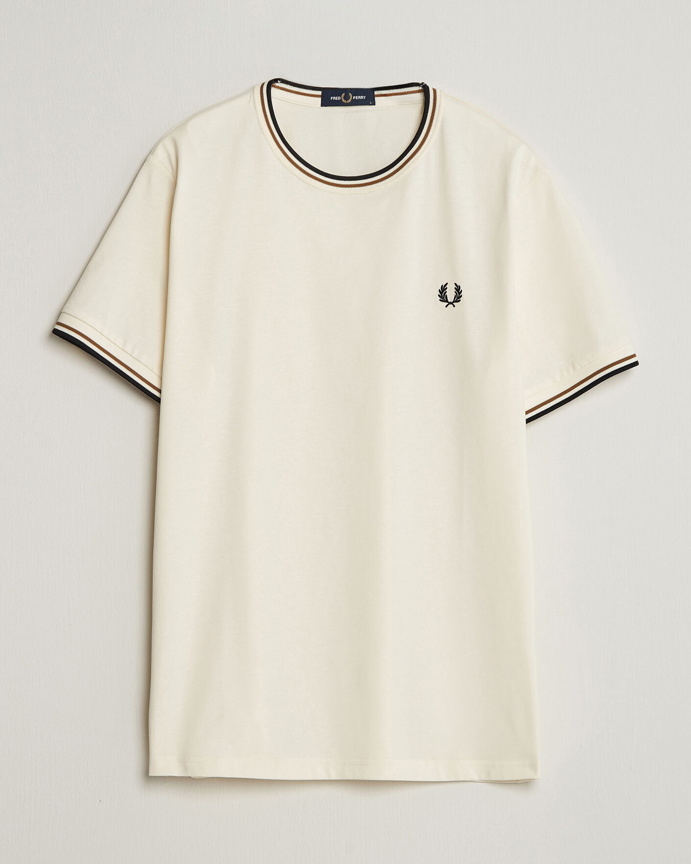 Herre | T-Shirts | Fred Perry | Twin Tipped T-Shirt Ecru