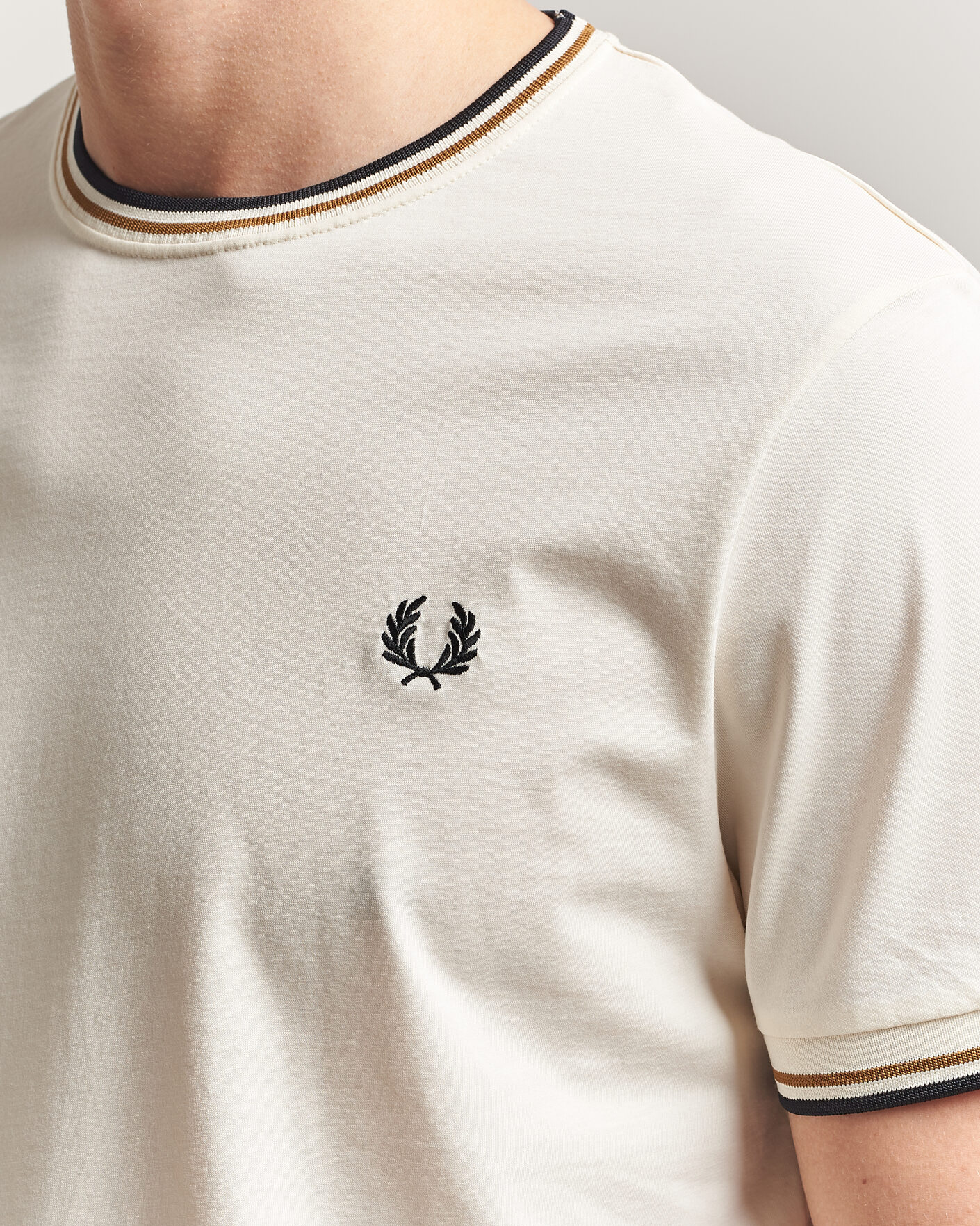 Herre | T-Shirts | Fred Perry | Twin Tipped T-Shirt Ecru