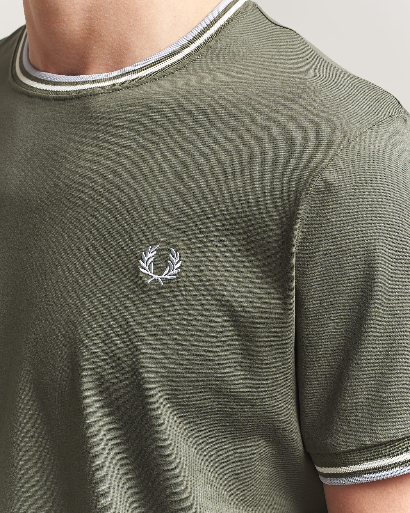 Herre | T-Shirts | Fred Perry | Twin Tipped T-Shirt Laurel Wreath Green