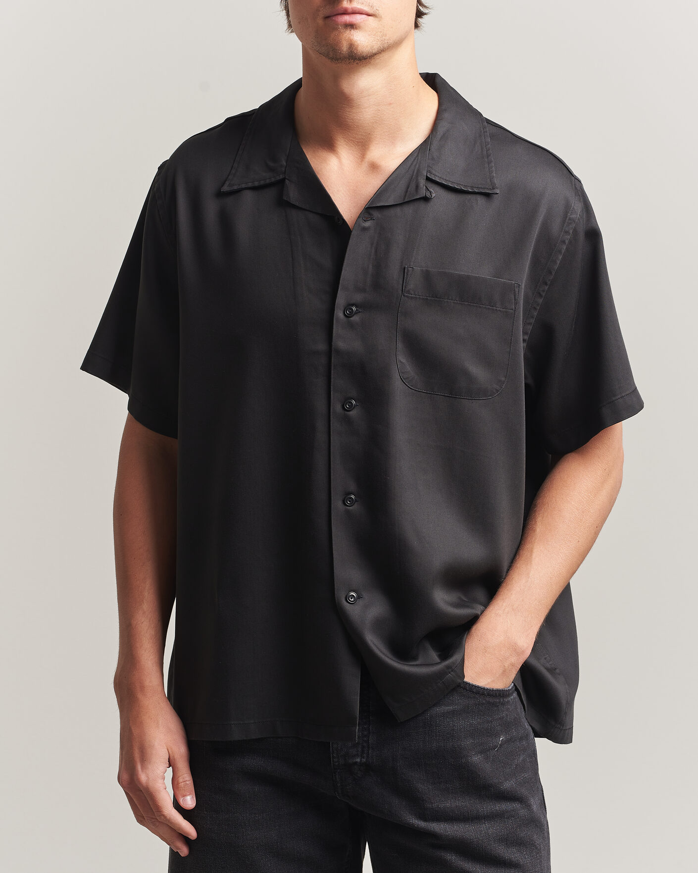 Herre | Skjorter | Nudie Jeans | Arthur Bowling Shirt Saftey Pi Black