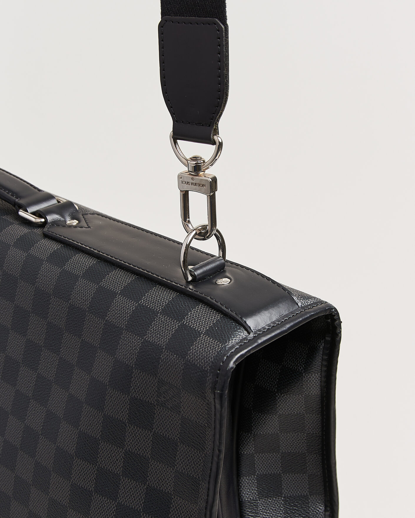 Herre | Pre-Owned & Vintage Bags | Louis Vuitton Pre-Owned | Garment Case Damier Graphite