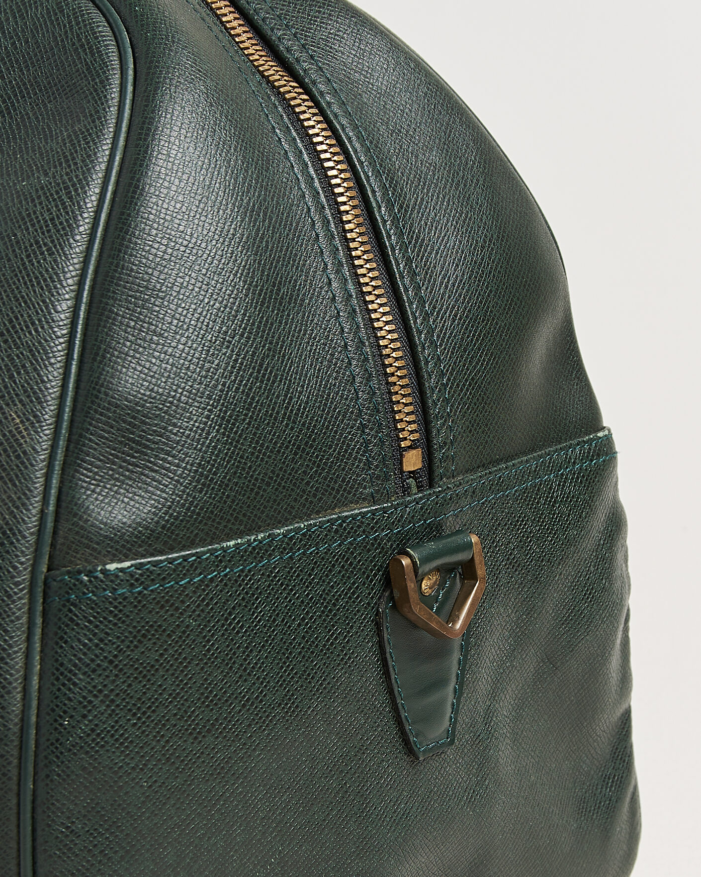 Herre | Pre-Owned & Vintage Bags | Louis Vuitton Pre-Owned | Taiga Kendall Weekend Bag GM Green