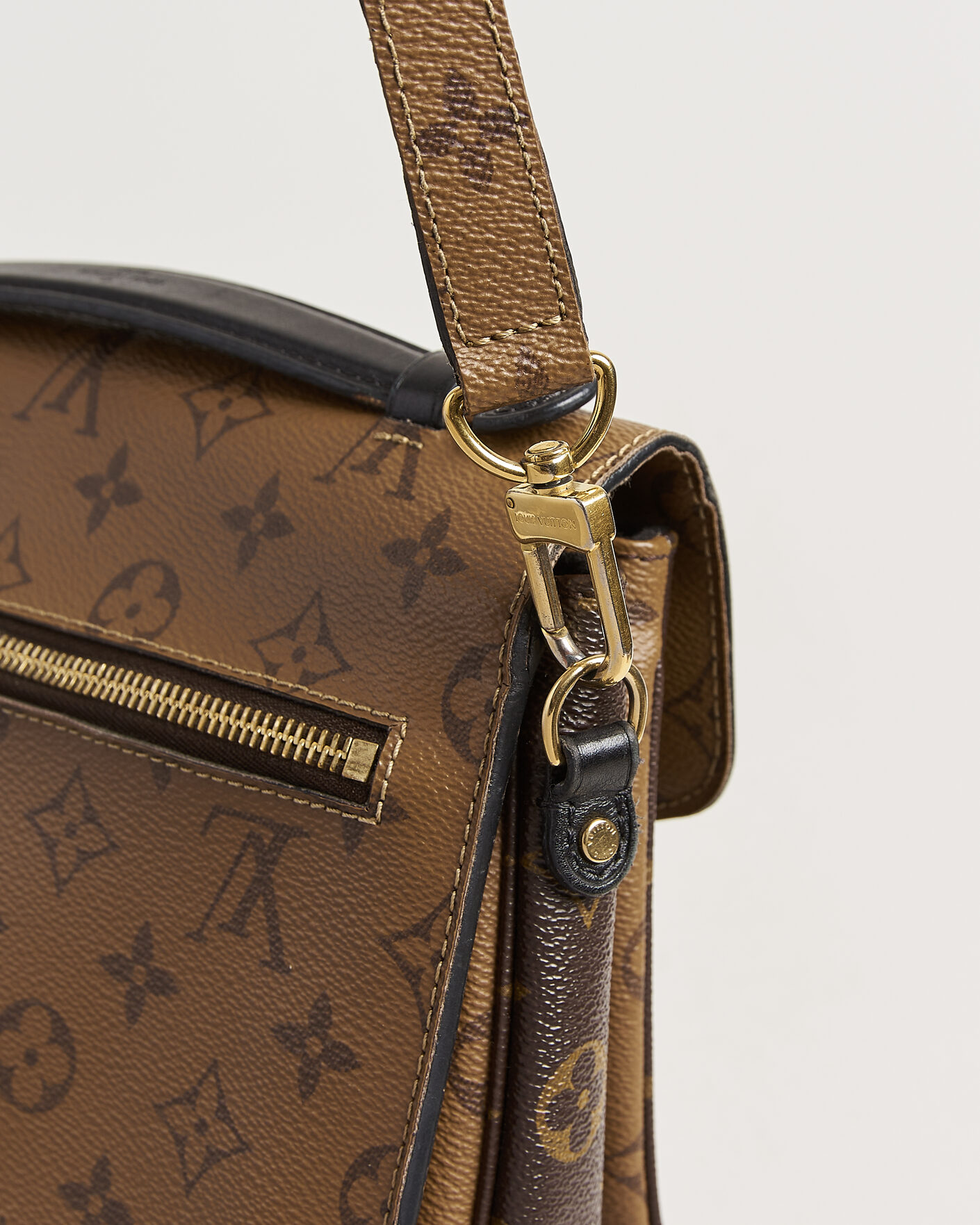 Herre | Pre-Owned & Vintage Bags | Louis Vuitton Pre-Owned | Pochette Métis Reverse Monogram