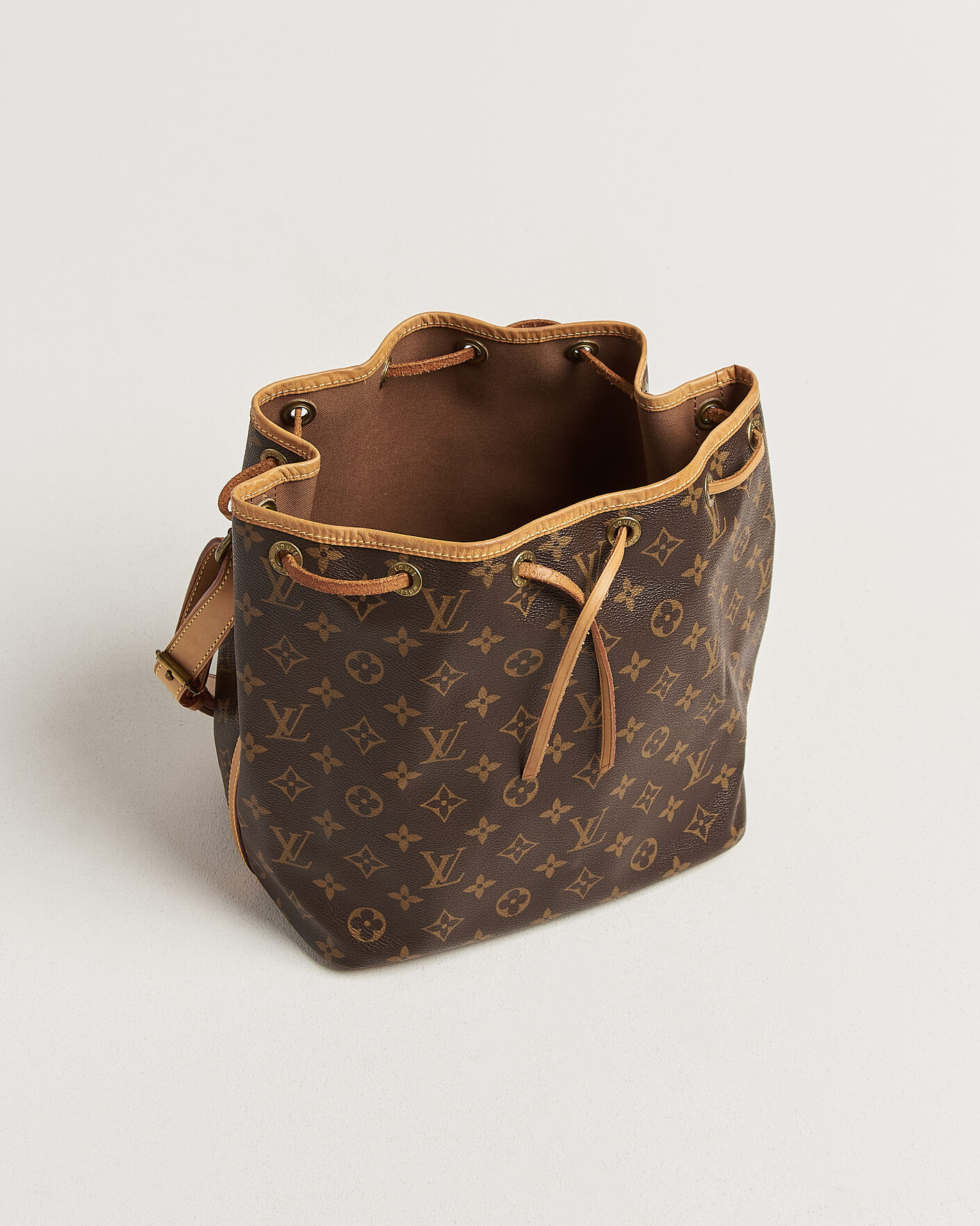 Herre | Pre-Owned & Vintage Bags | Louis Vuitton Pre-Owned | Petit Noé Monogram