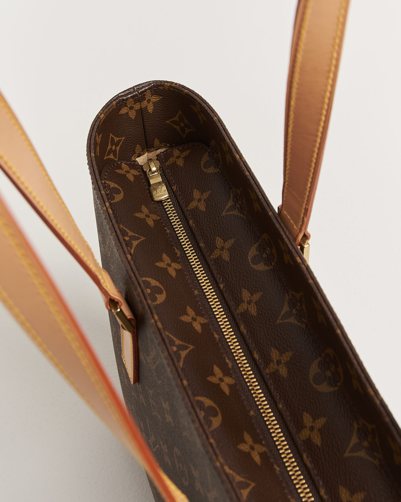 Herre | Pre-Owned & Vintage Bags | Louis Vuitton Pre-Owned | Luco Bag Monogram