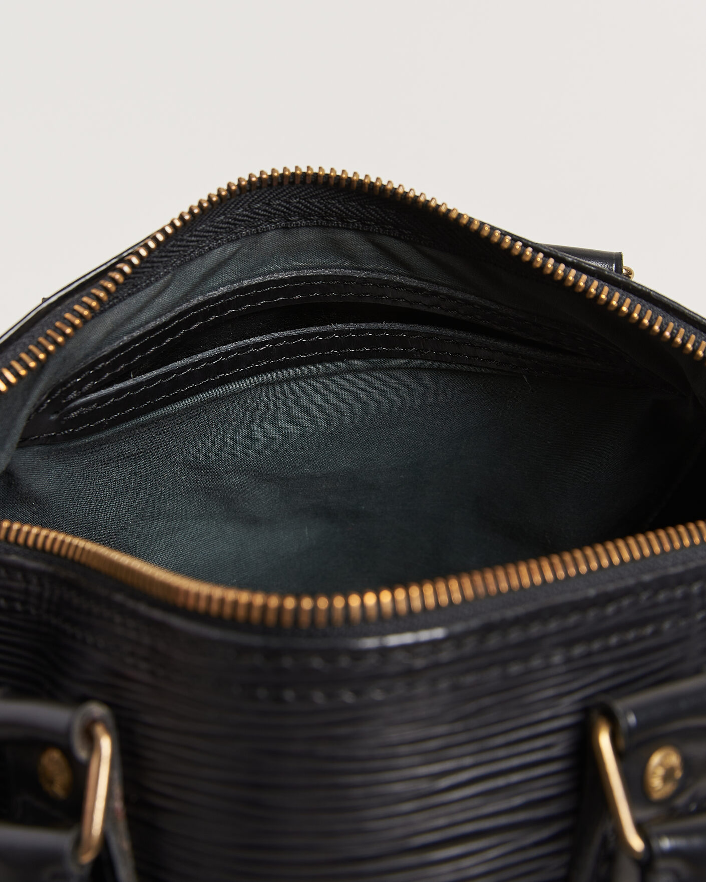 Herre | Pre-Owned & Vintage Bags | Louis Vuitton Pre-Owned | Speedy Epi Leather 25 Black