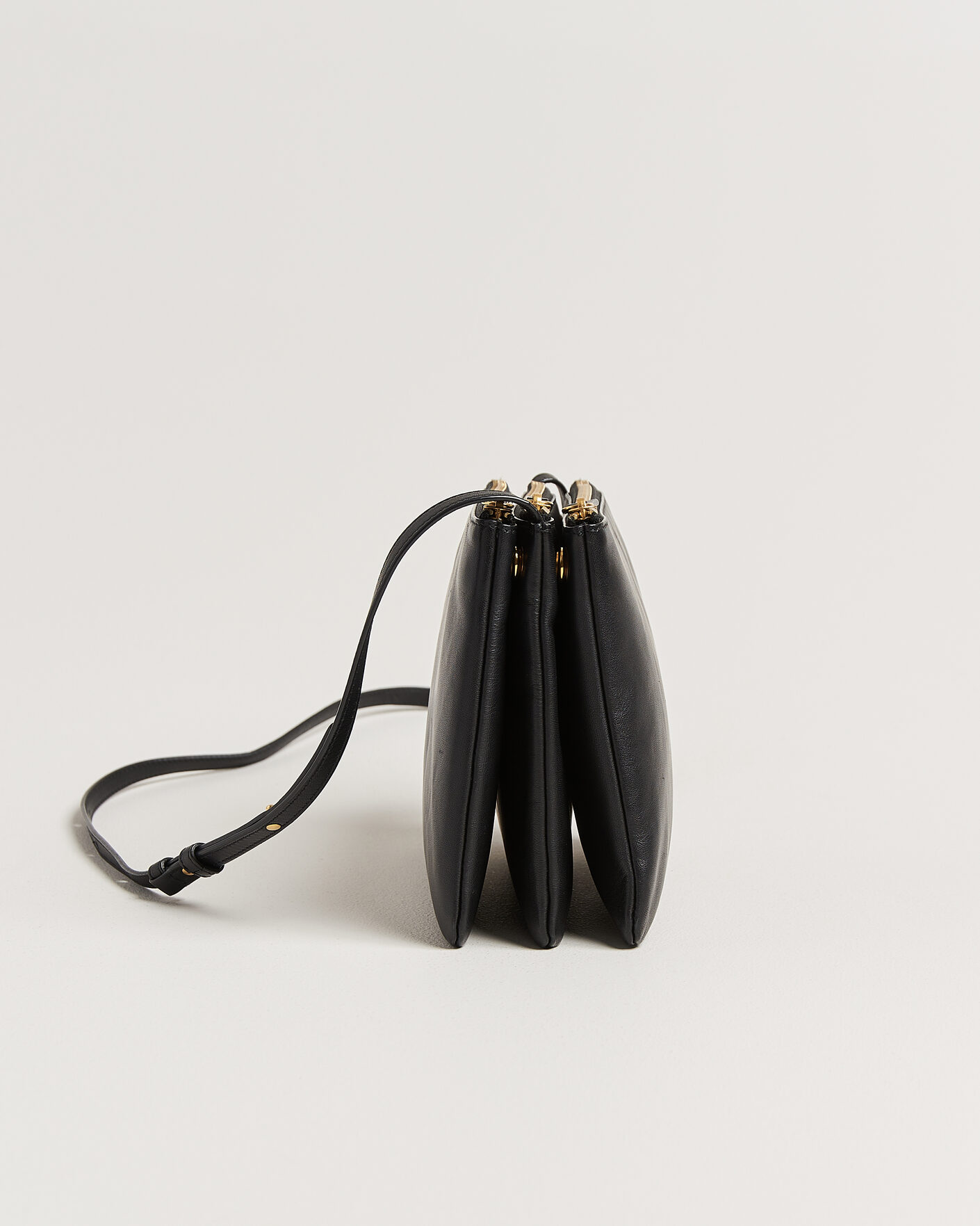 Herre | Pre-Owned & Vintage Bags | Celine Pre-Owned | Trio Bag Medium Leather Black