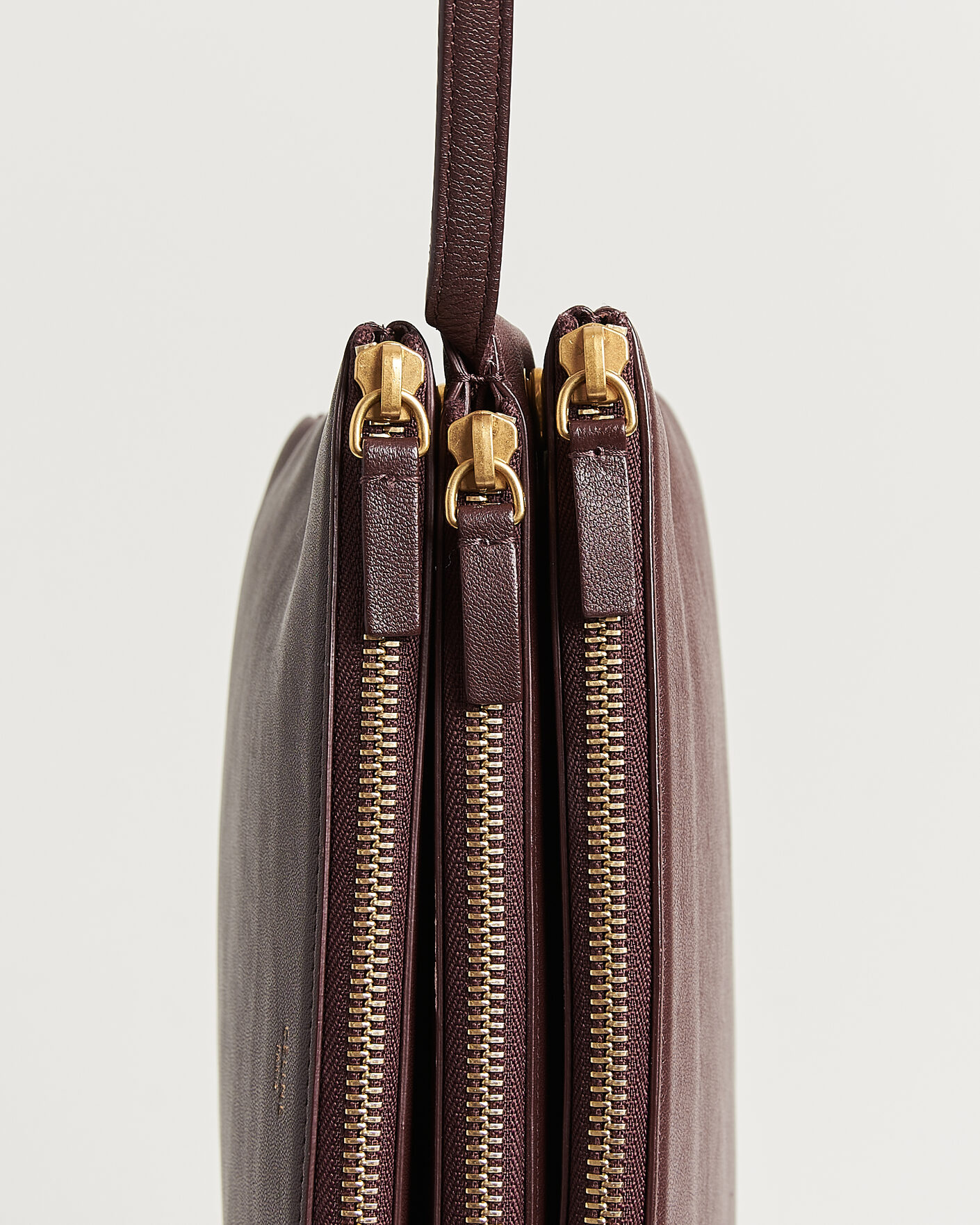 Herre | Pre-Owned & Vintage Bags | Celine Pre-Owned | Trio Bag Medium Leather Burgundy