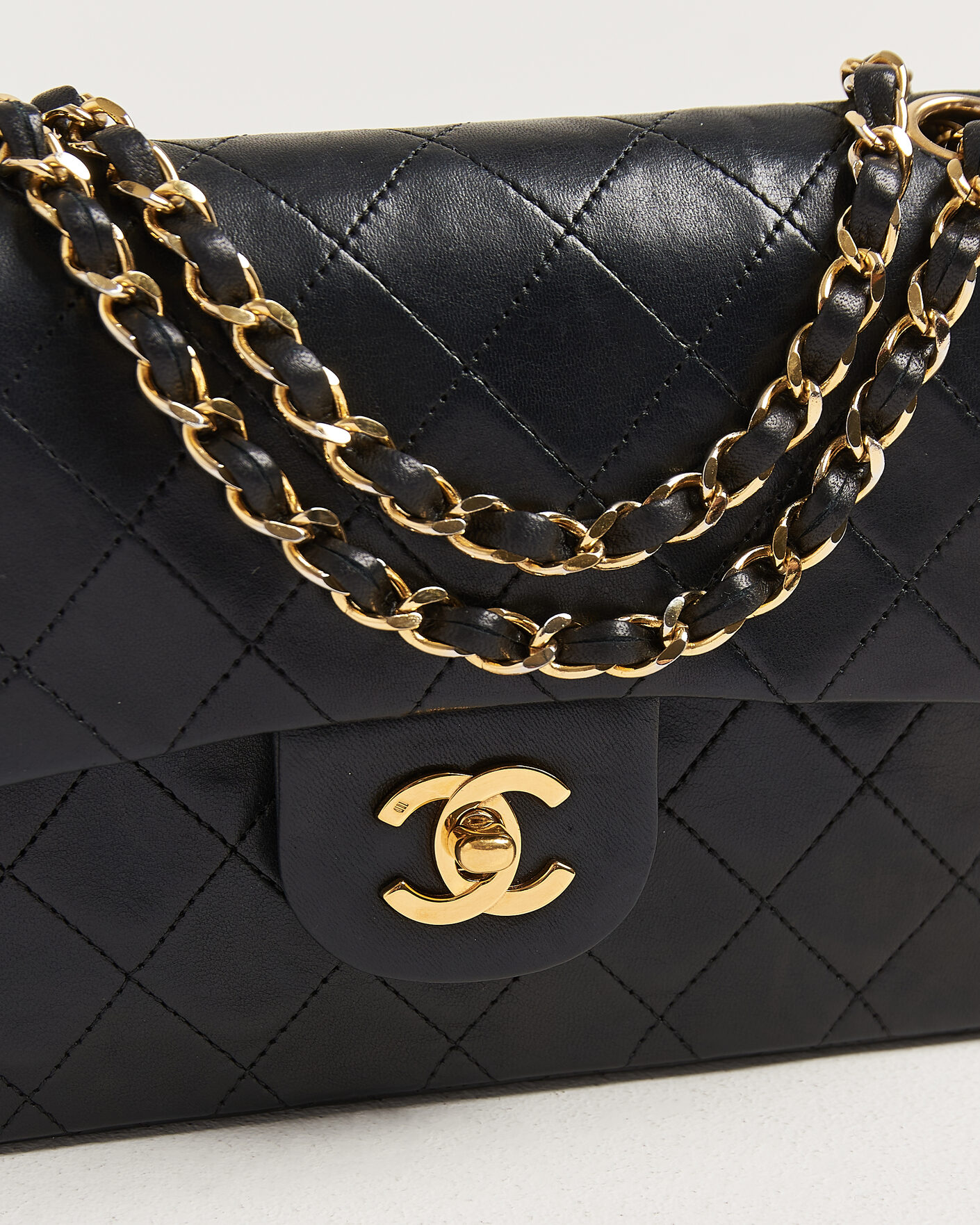 Herre | Pre-Owned & Vintage Bags | Chanel Pre-Owned | Classic Small Double Flap Bag Black