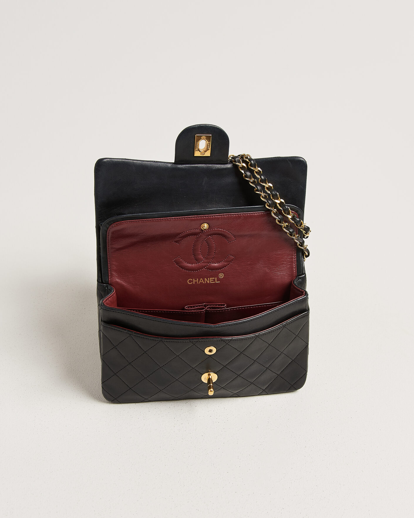 Herre | Pre-Owned & Vintage Bags | Chanel Pre-Owned | Classic Small Double Flap Bag Black