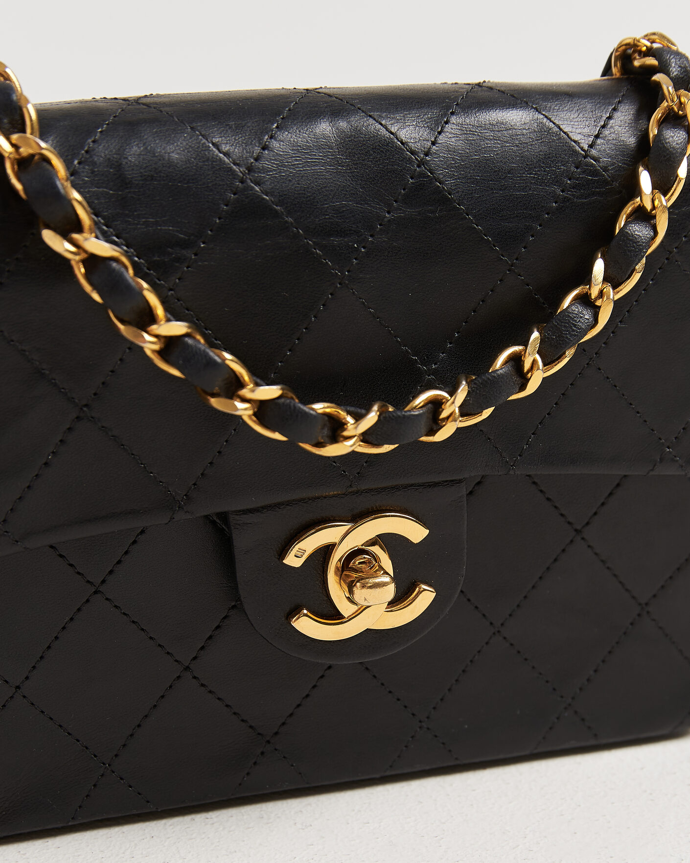 Herre | Pre-Owned & Vintage Bags | Chanel Pre-Owned | Classic Mini Single Flap Square Bag Black
