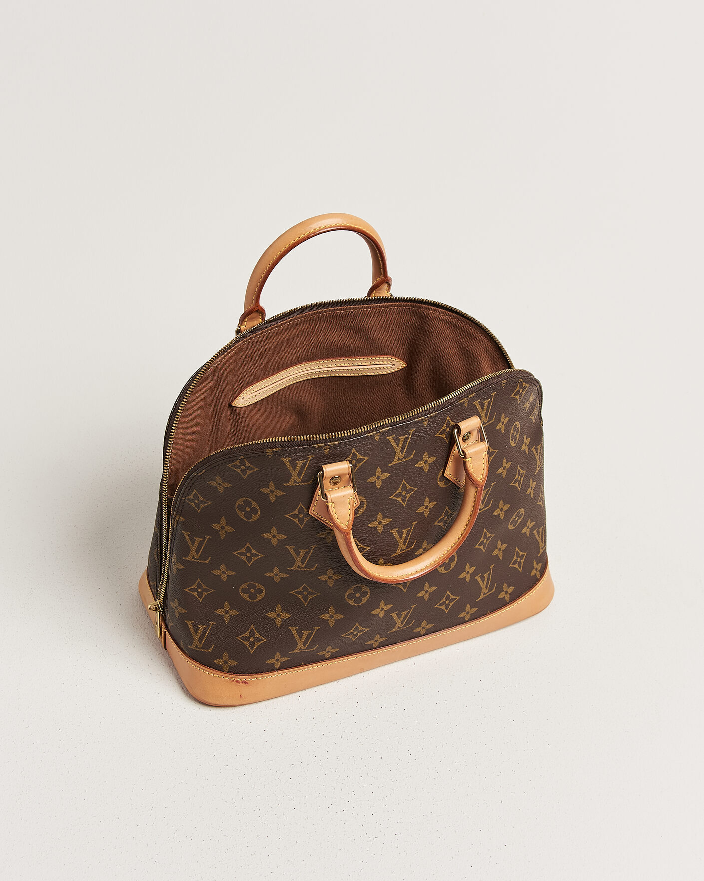 Herre | Pre-Owned & Vintage Bags | Louis Vuitton Pre-Owned | Alma Bag PM Monogram