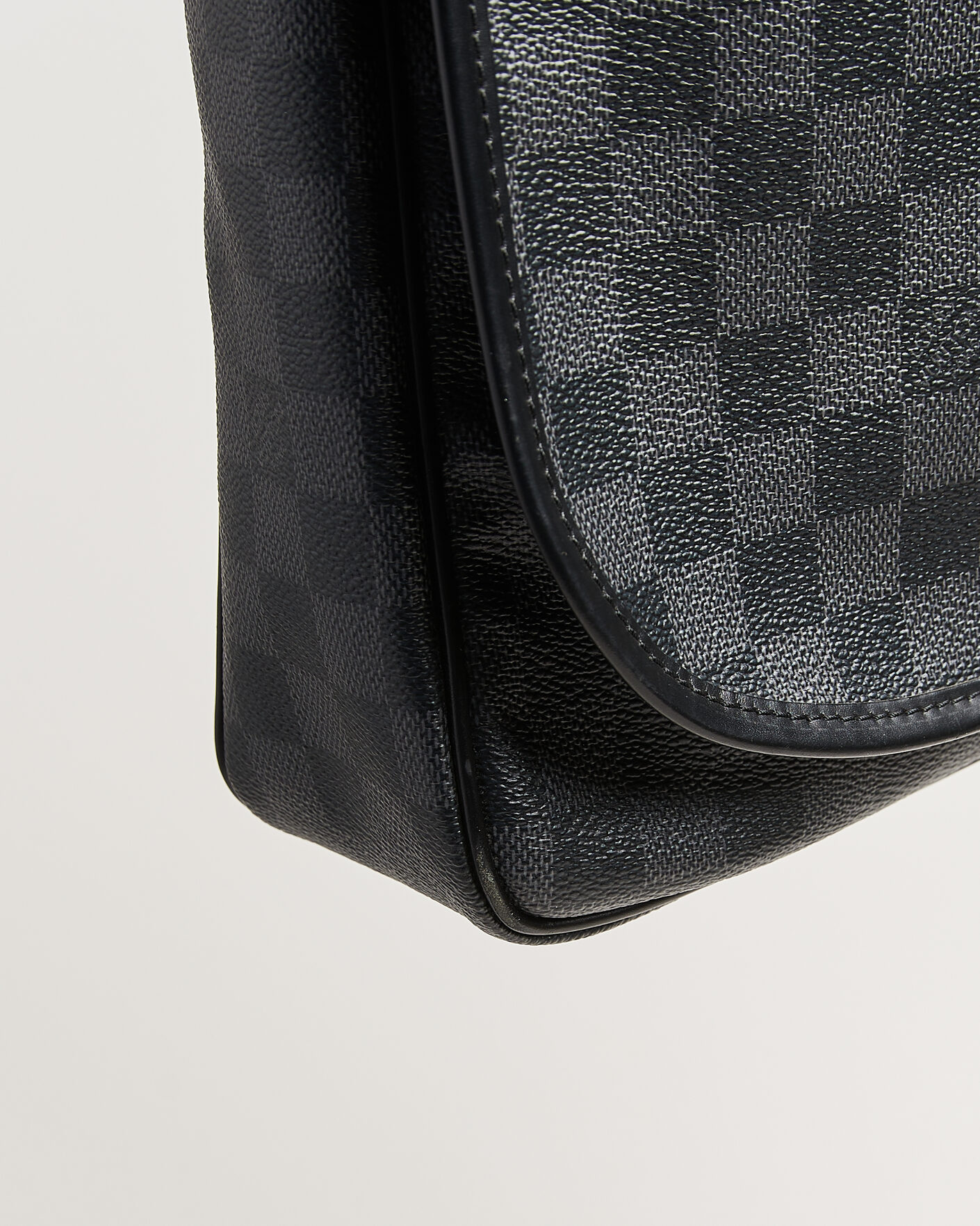 Herre | Pre-Owned & Vintage Bags | Louis Vuitton Pre-Owned | Daniel MM Shoulder Bag Damier Graphite