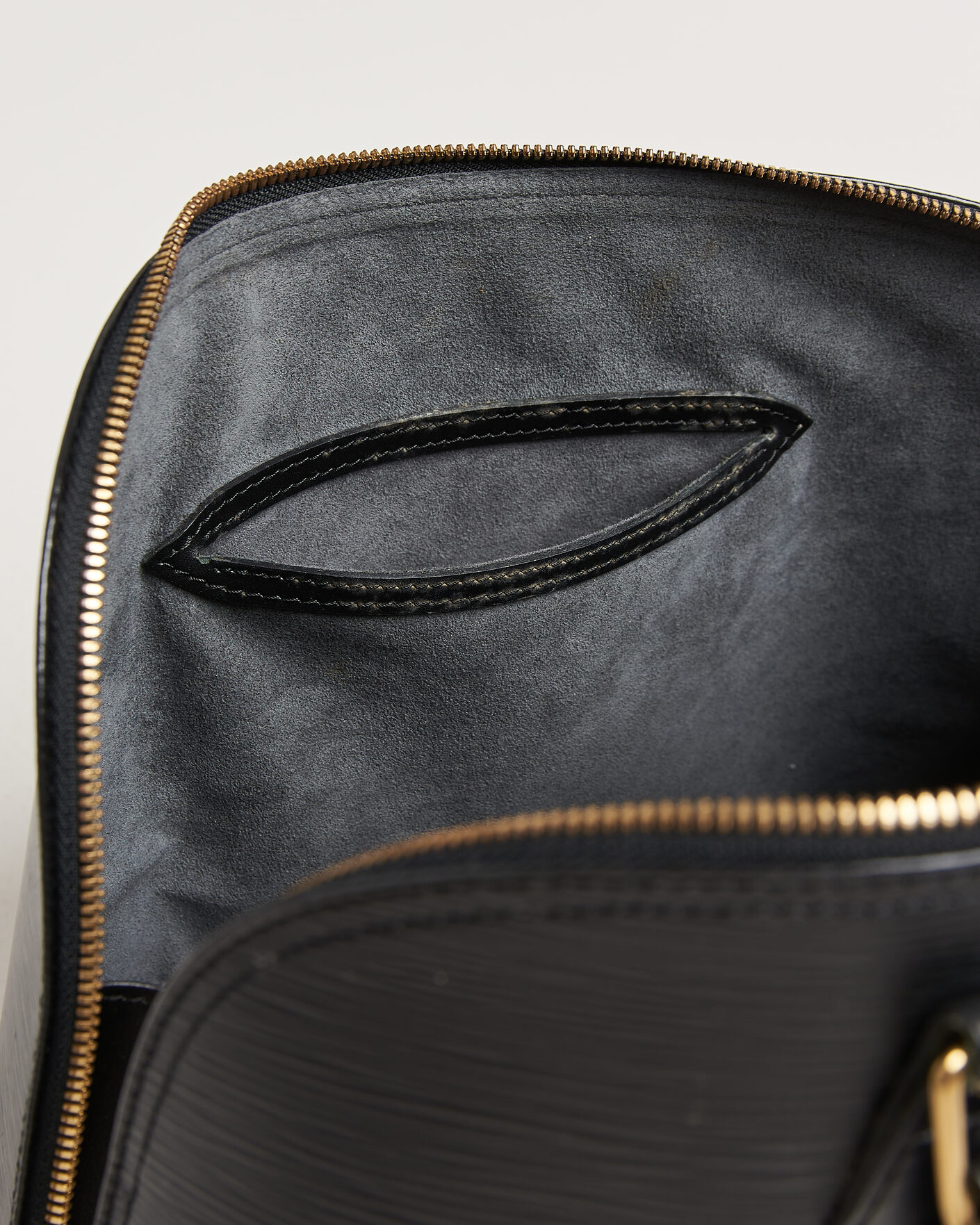Herre | Pre-Owned & Vintage Bags | Louis Vuitton Pre-Owned | Alma PM Bag Epi Leather Black