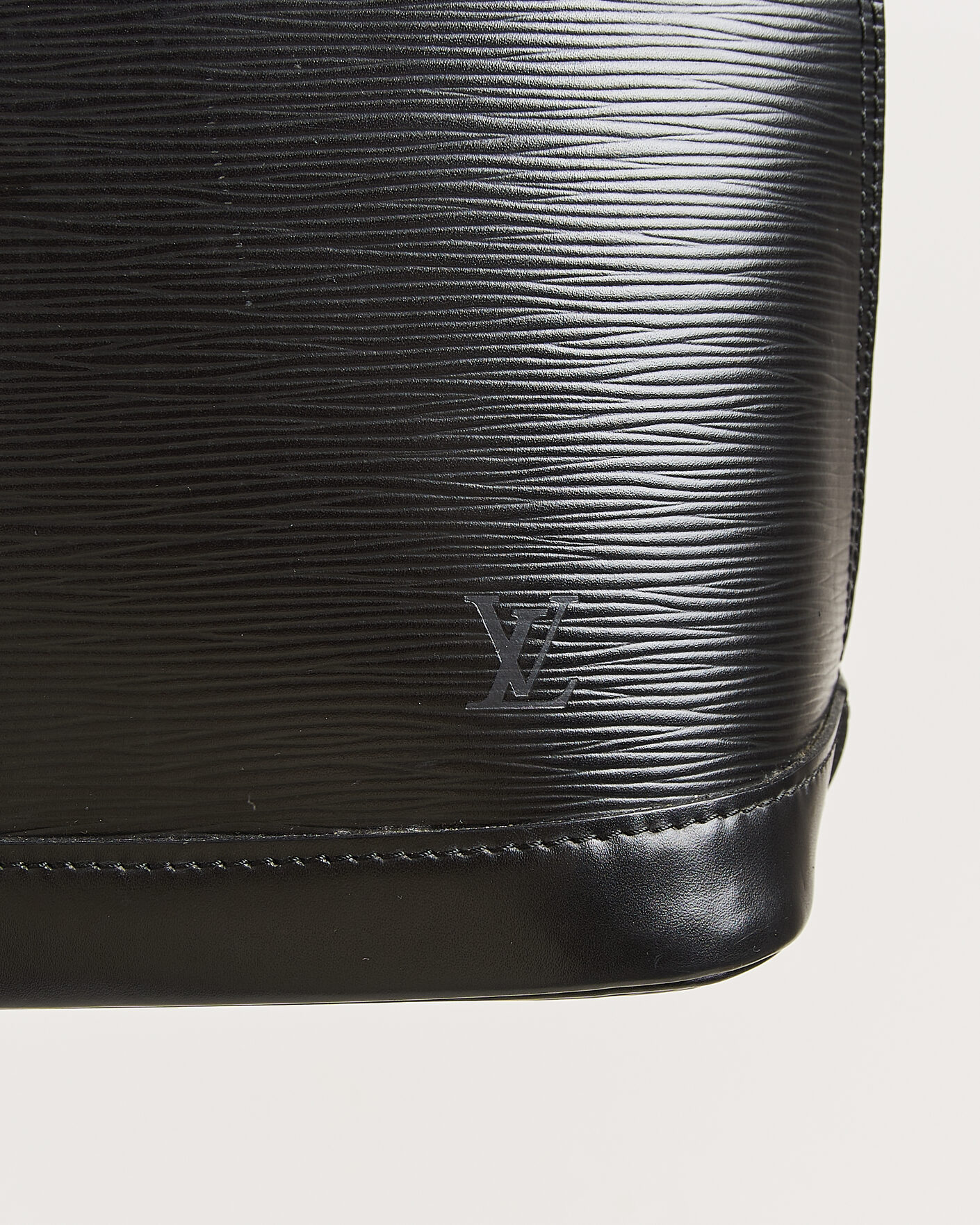 Herre | Pre-Owned & Vintage Bags | Louis Vuitton Pre-Owned | Alma PM Bag Epi Leather Black