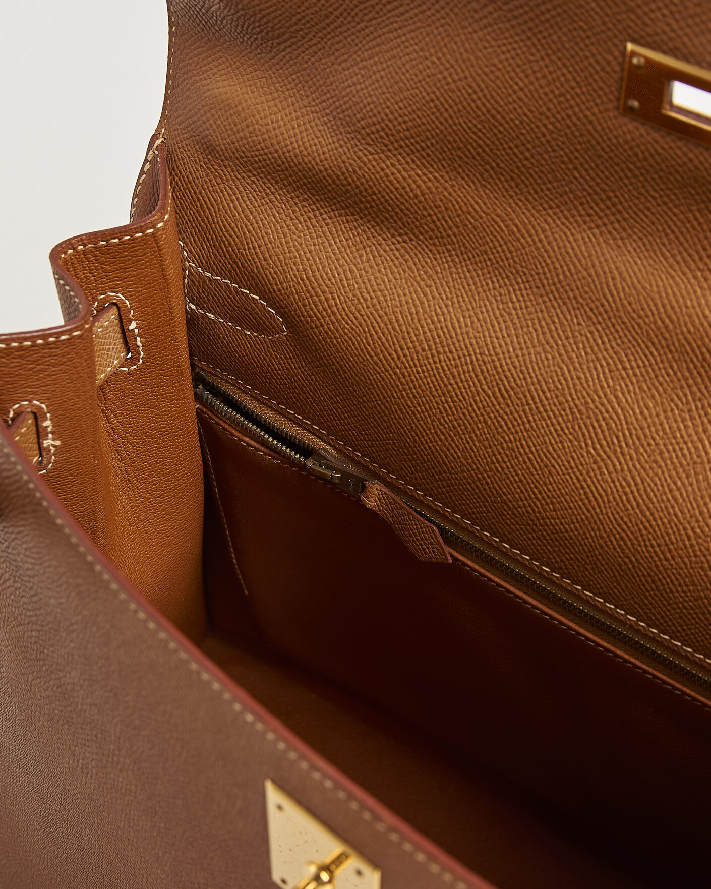 Herre | Pre-Owned & Vintage Bags | Hermès Pre-Owned | Kelly 32 Courchevel Leather Gold