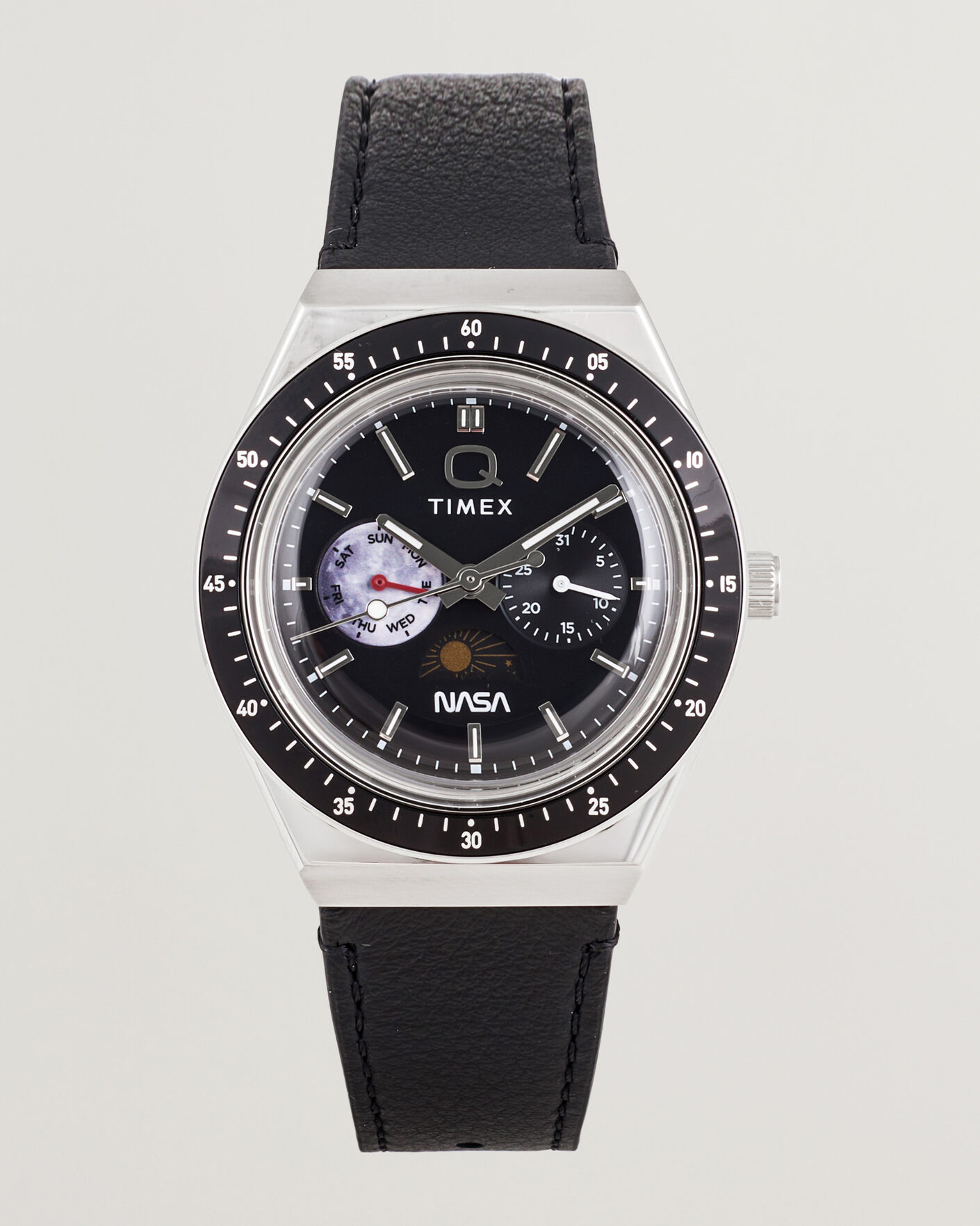 Herre | Timex Q Timex x NASA Luminous Leather Strap 40mm Black Dial | Timex | Q x NASA Luminous Leather Strap 40mm Black Dial