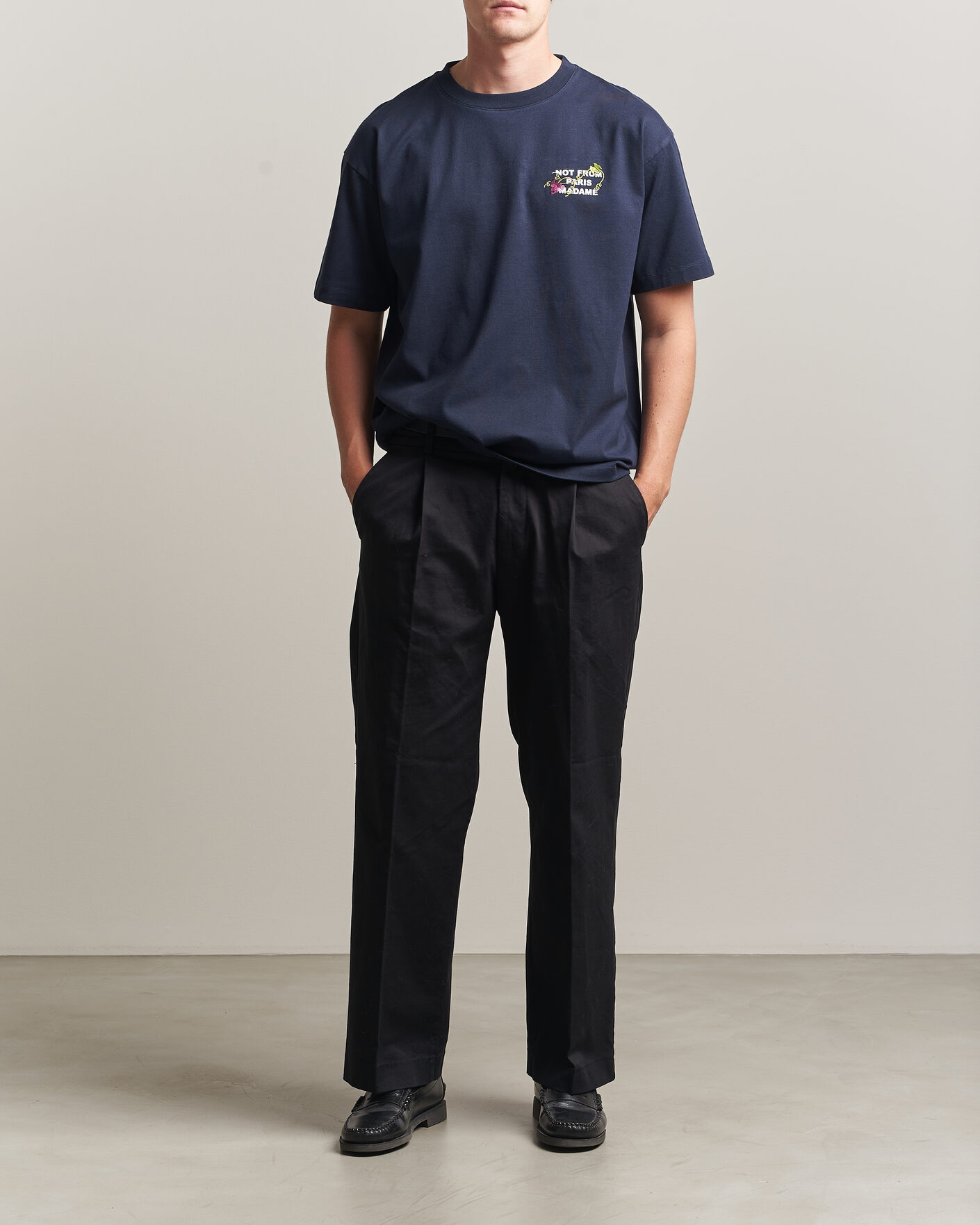 Herre | T-Shirts | Drôle de Monsieur | Vine Embroidered Slogan T-Shirt Navy