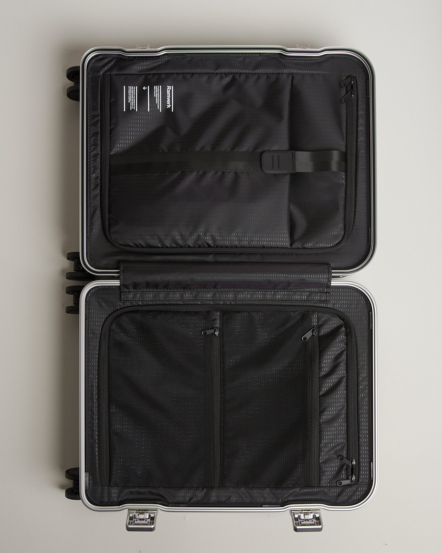 Herre | Tasker | DB | Ramverk Pro Carry On Silver/Black