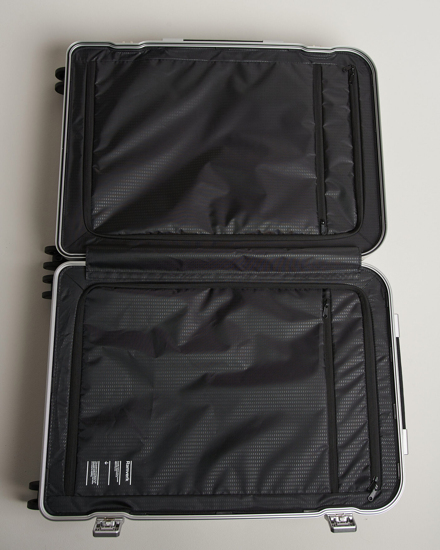 Herre | Tasker | DB | Ramverk Pro Check-In Luggage Large Silver/Black