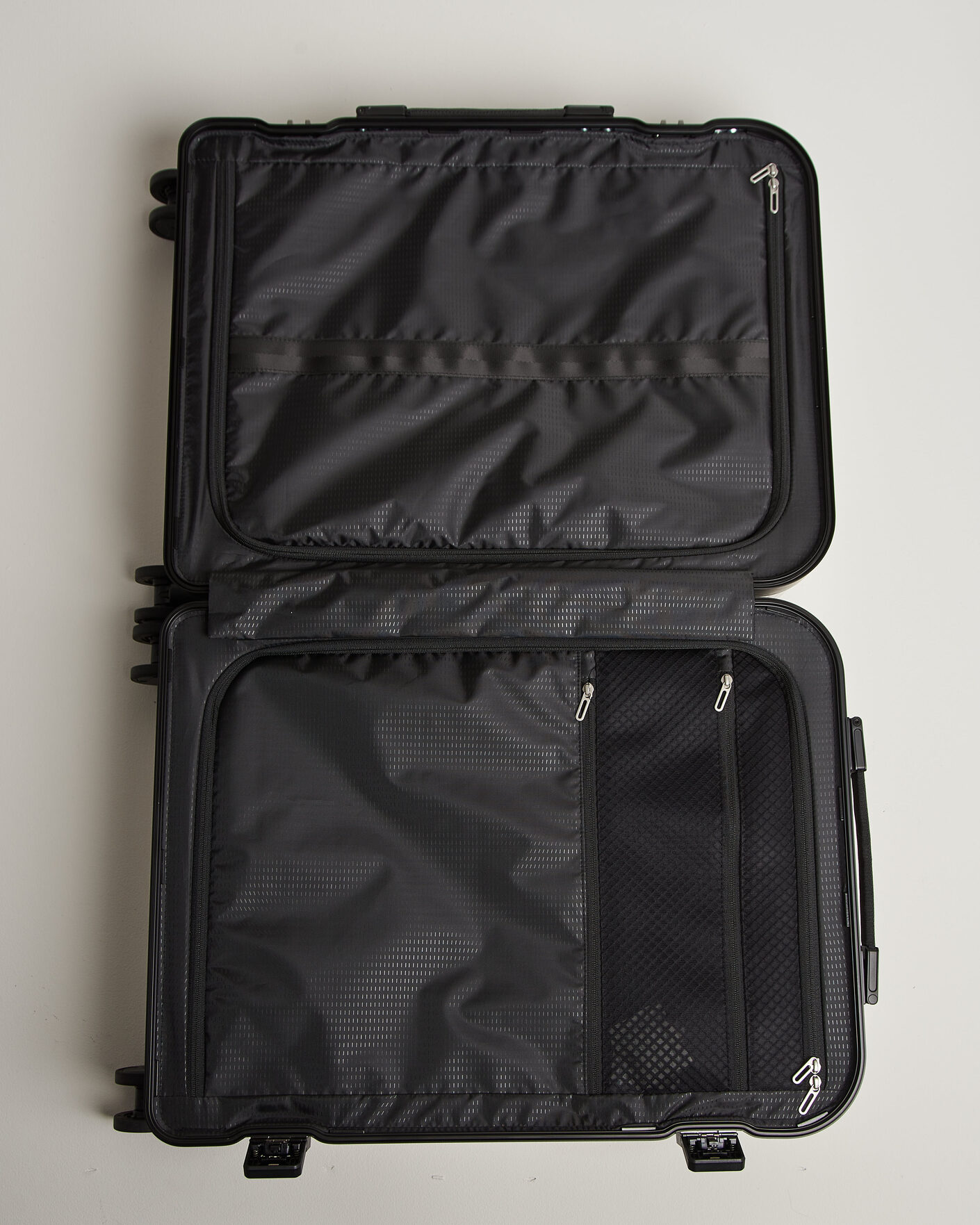 Herre | Tasker | DB | Ramverk Alu Pro Check-In Luggage Medium Silver/Onyx