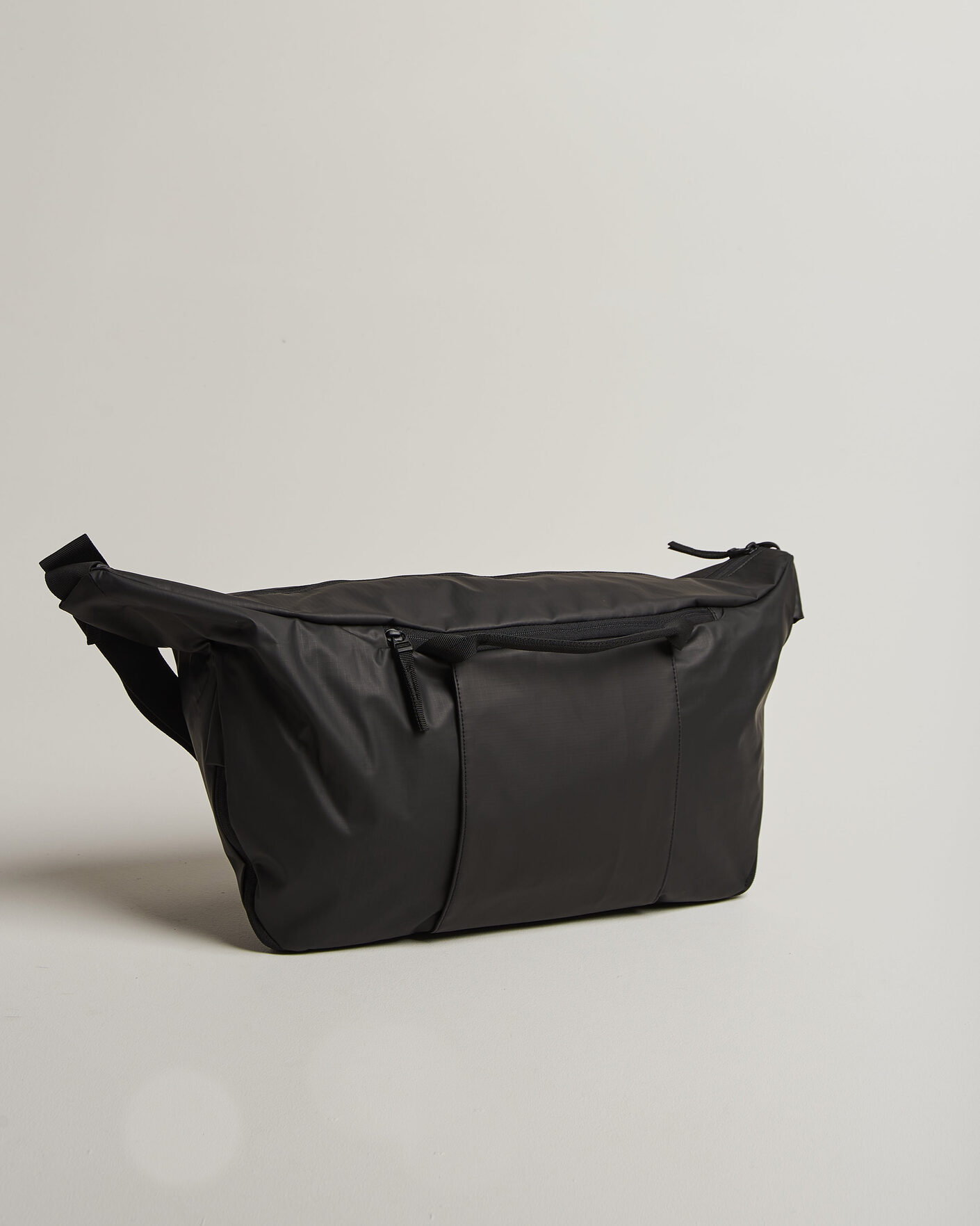 Herre | Tasker | DB | Ramverk Pro Sling Bag 24L Black Out