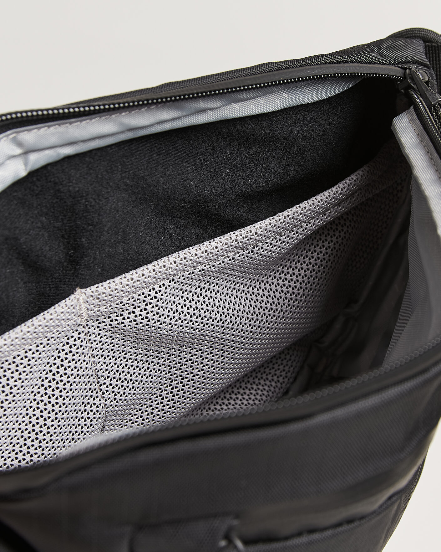 Herre | Tasker | DB | Roamer Pro Sling Bag 6L Black Out