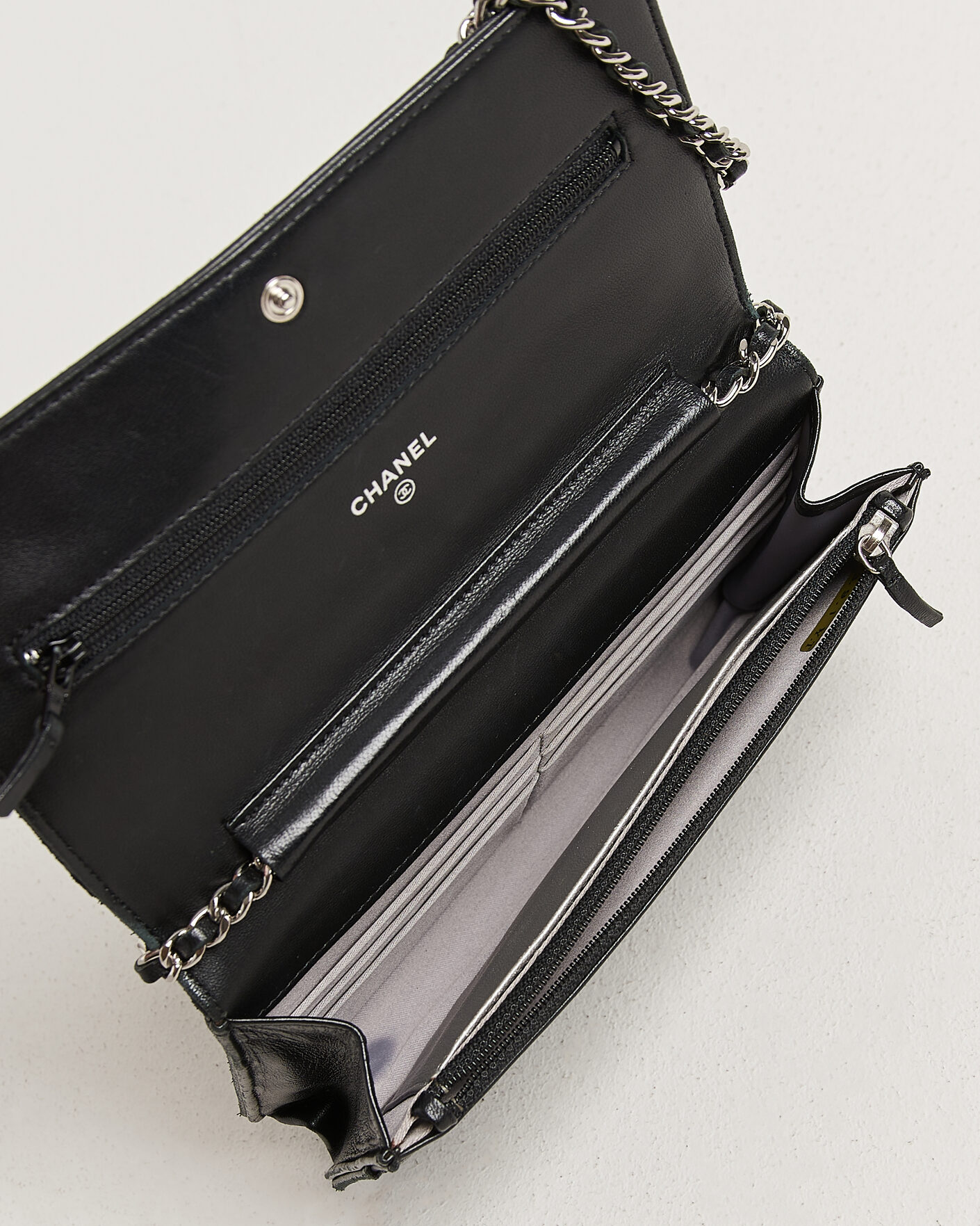 Herre | Pre-Owned & Vintage Bags | Chanel Pre-Owned | Wallet On Chain Camelia Lambskin Black