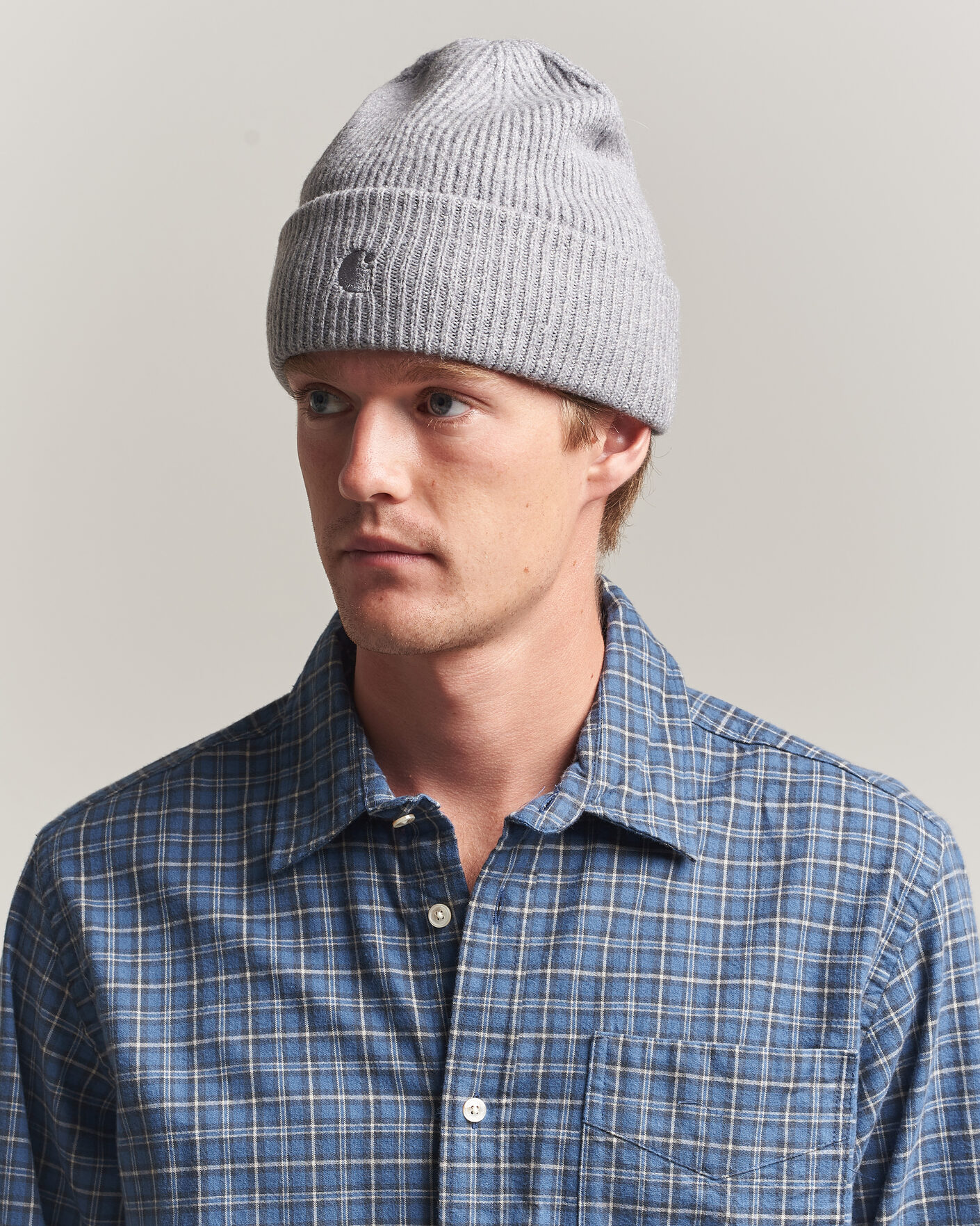 Herre | Huer | Carhartt WIP | Curtis Tonal Logo Beanie Shady Grey