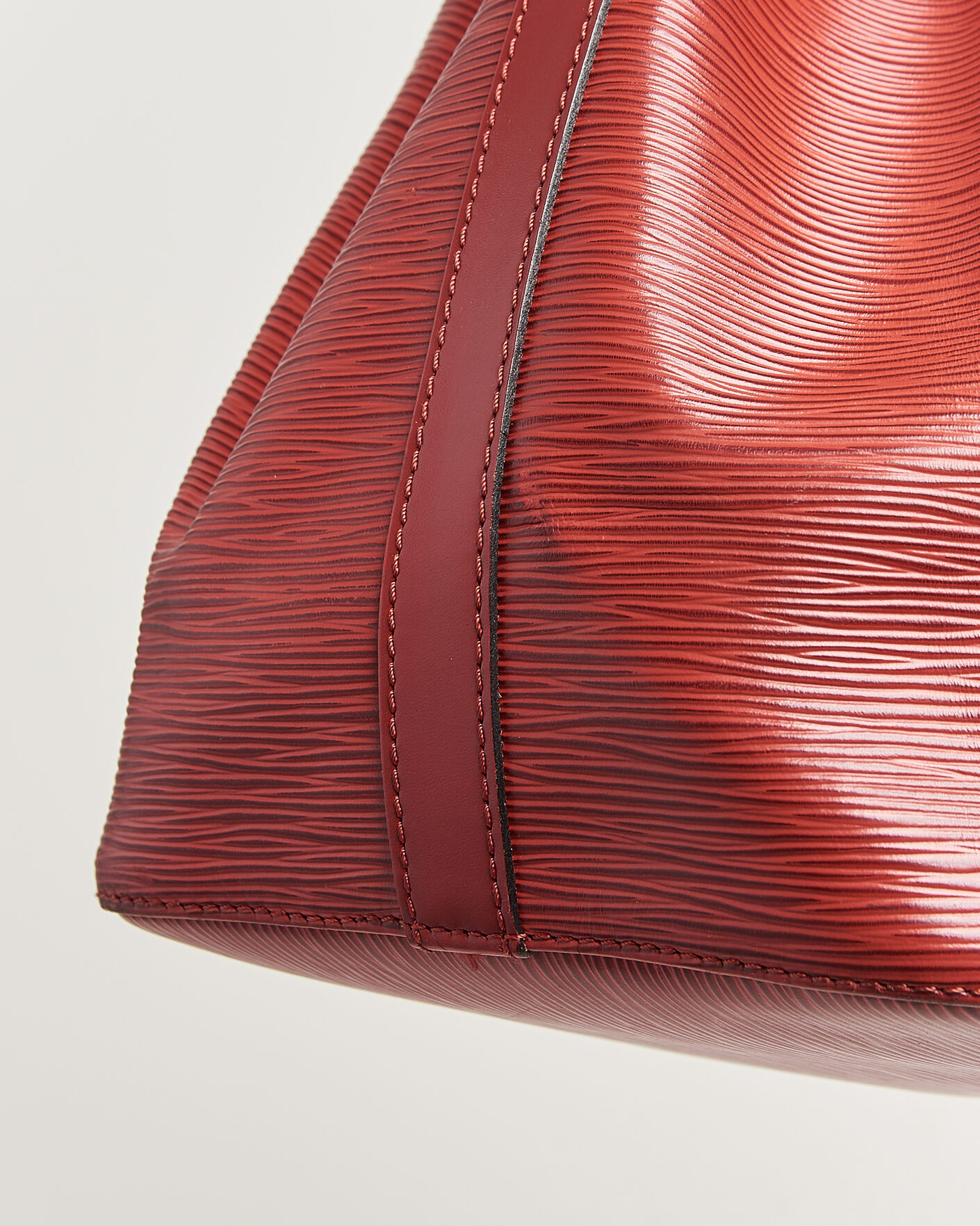 Herre | Pre-Owned & Vintage Bags | Louis Vuitton Pre-Owned | Petit Noé Epi Leather Red